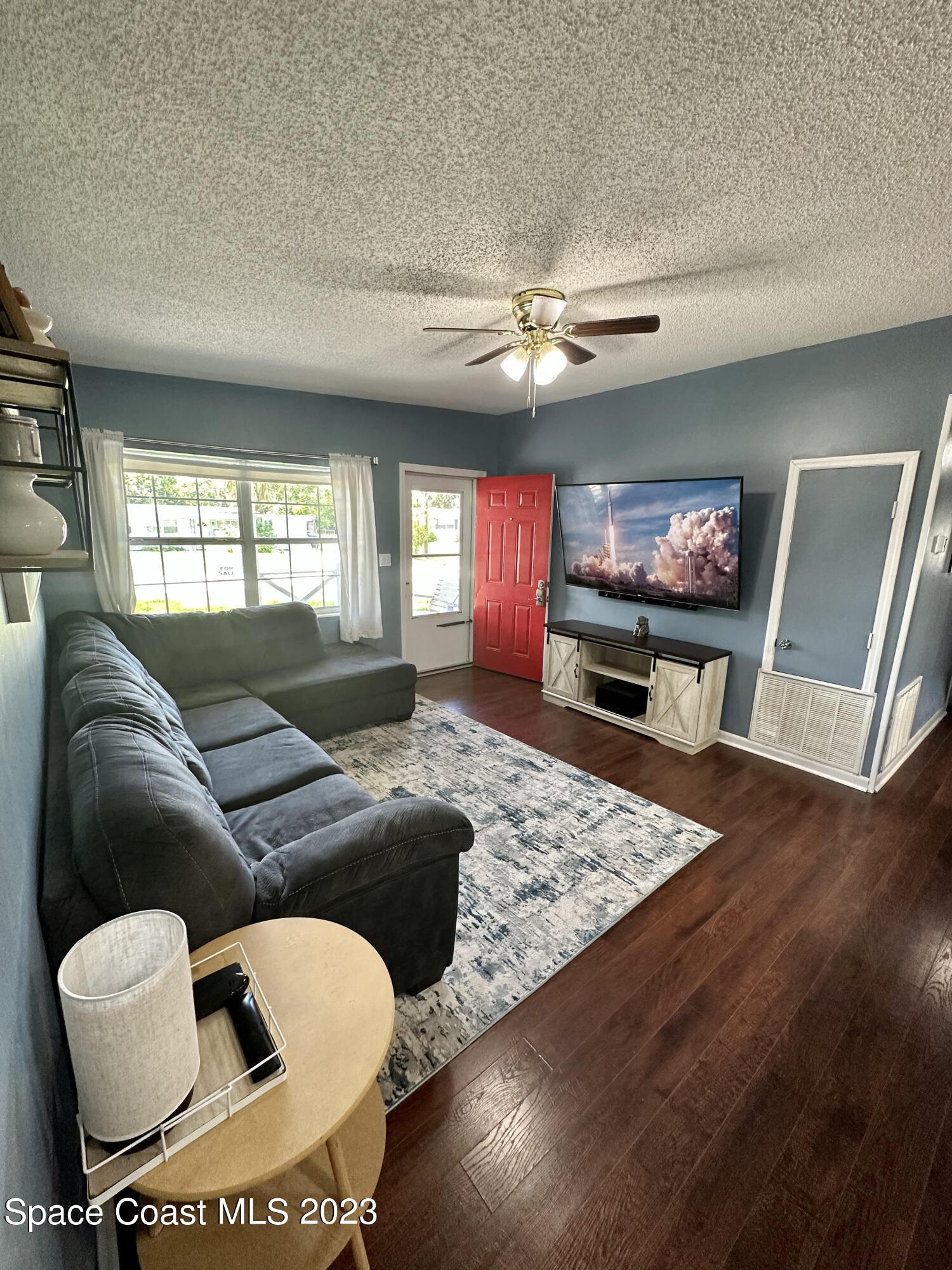 75 N Hilltop Drive