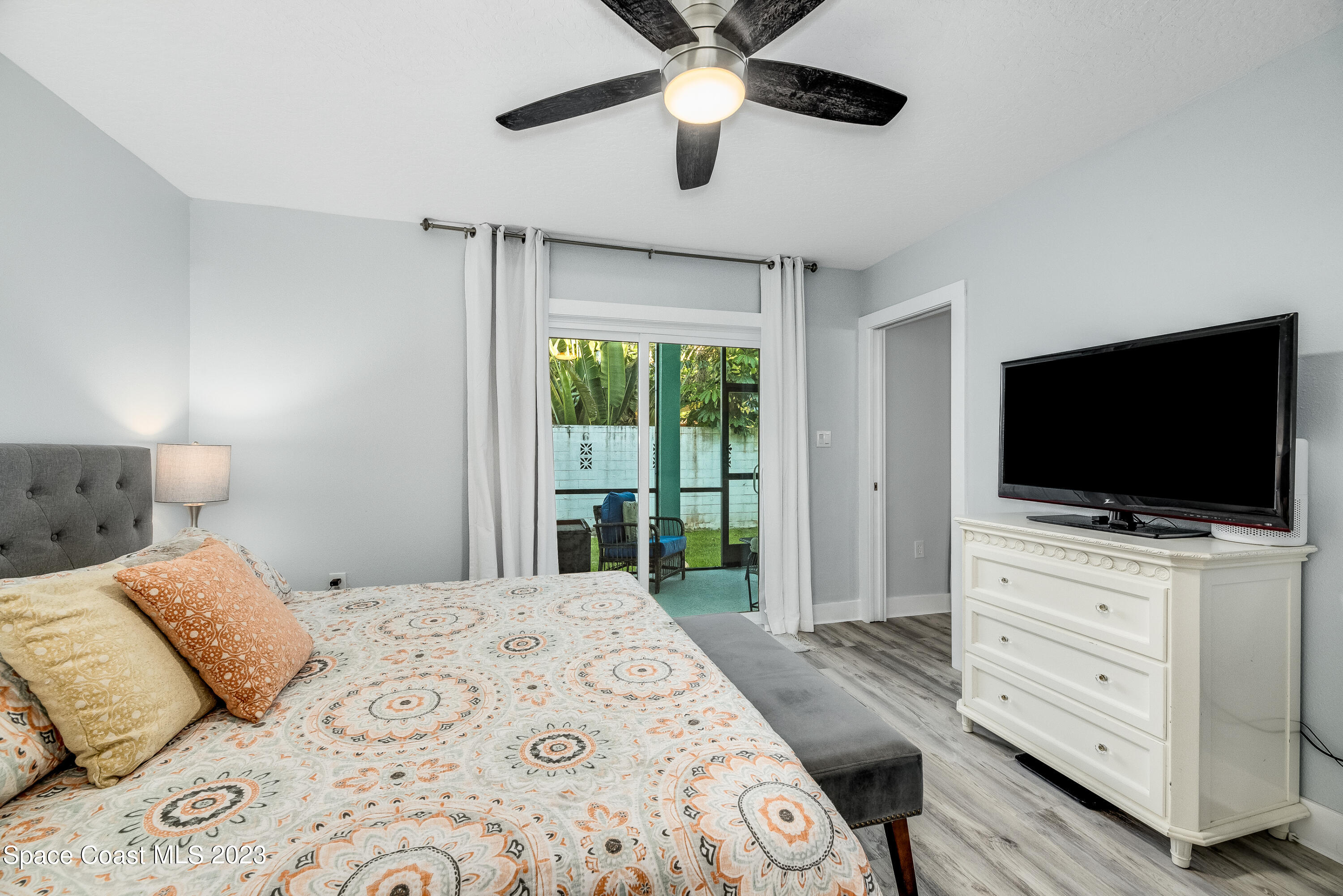 147 S Brevard Avenue, 2