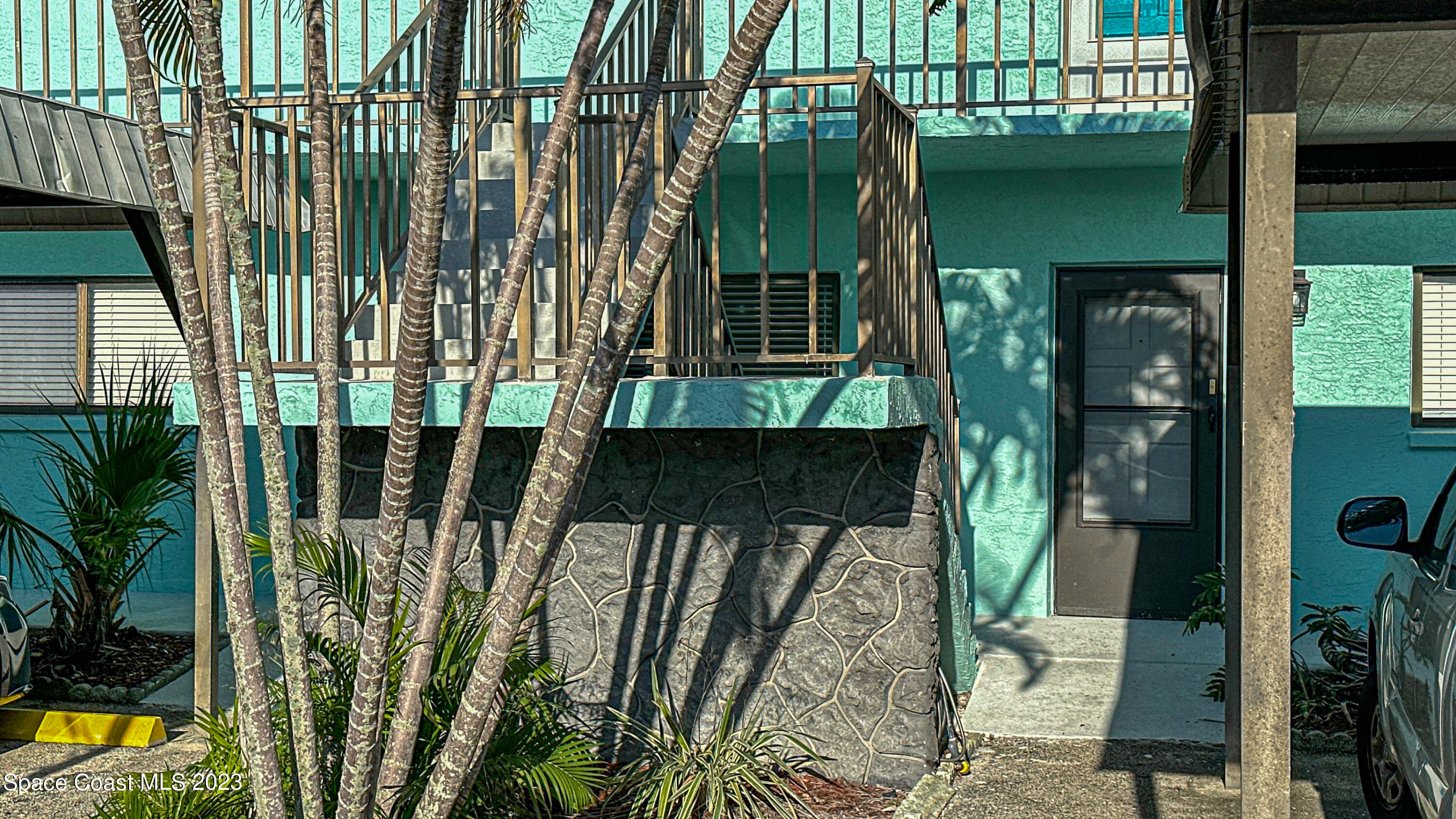 147 S Brevard Avenue, 2