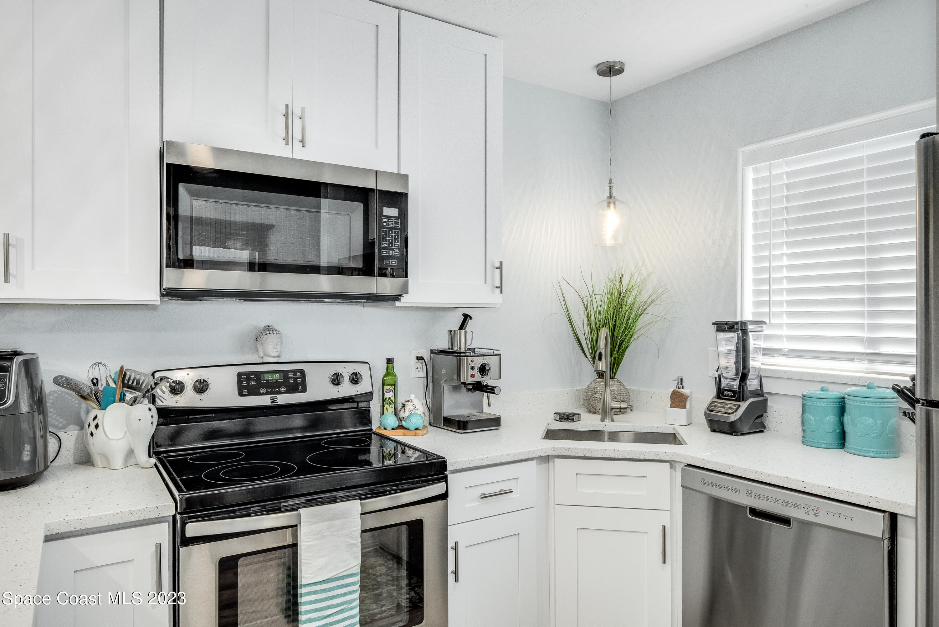 147 S Brevard Avenue, 2