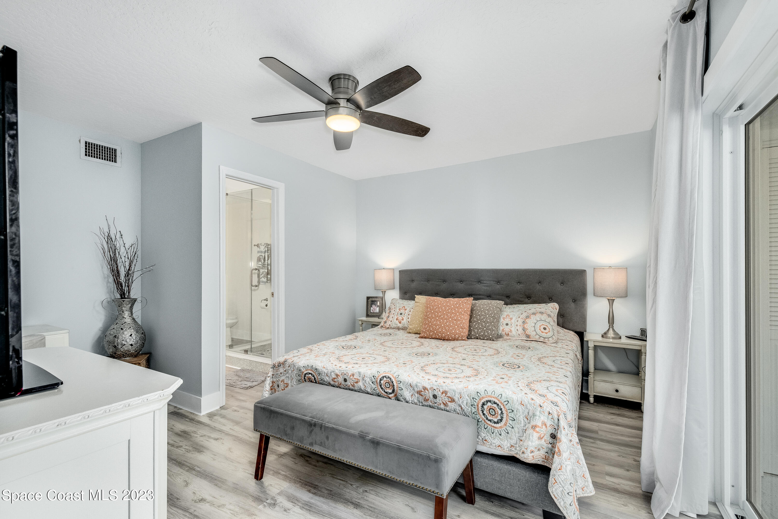 147 S Brevard Avenue, 2