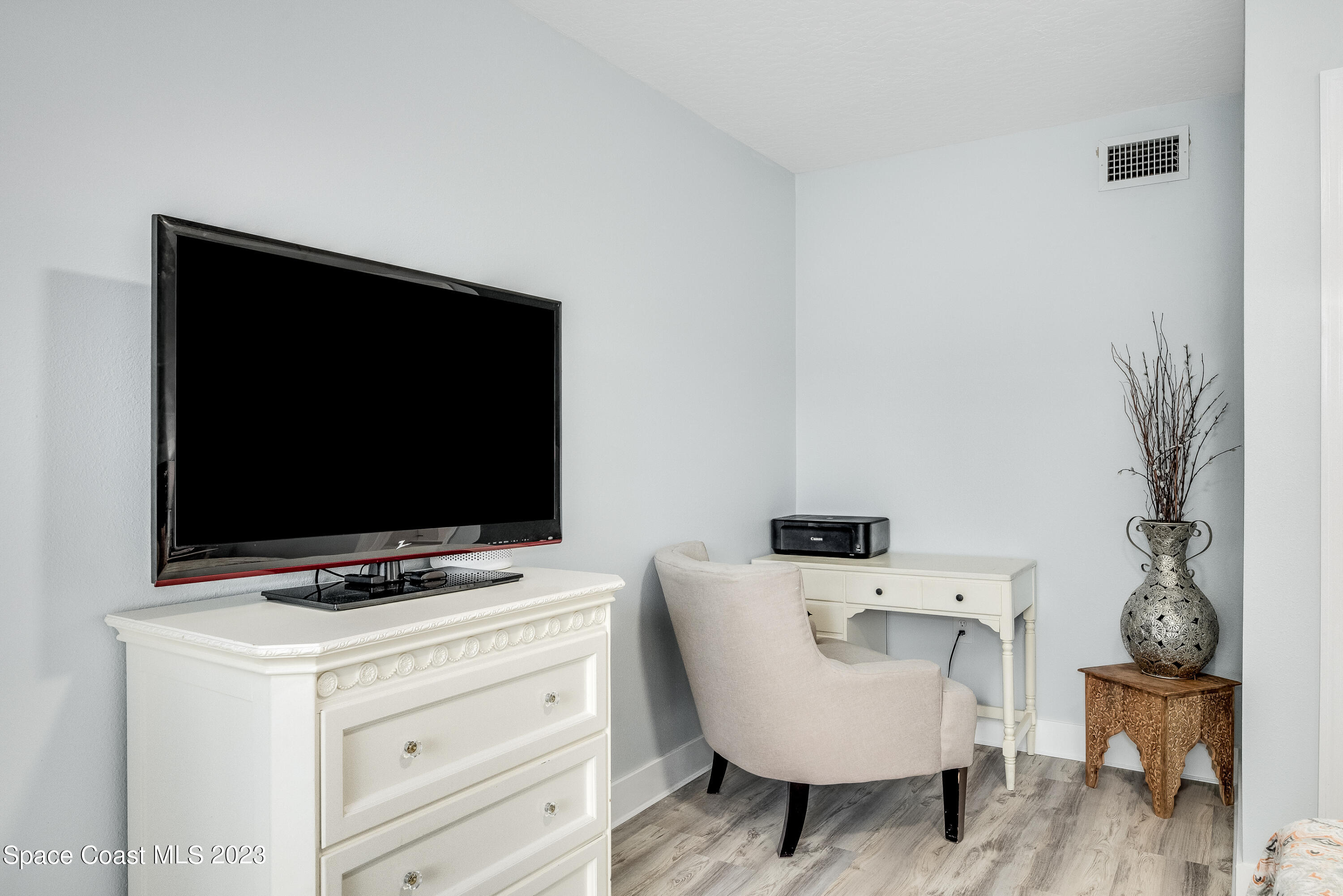 147 S Brevard Avenue, 2