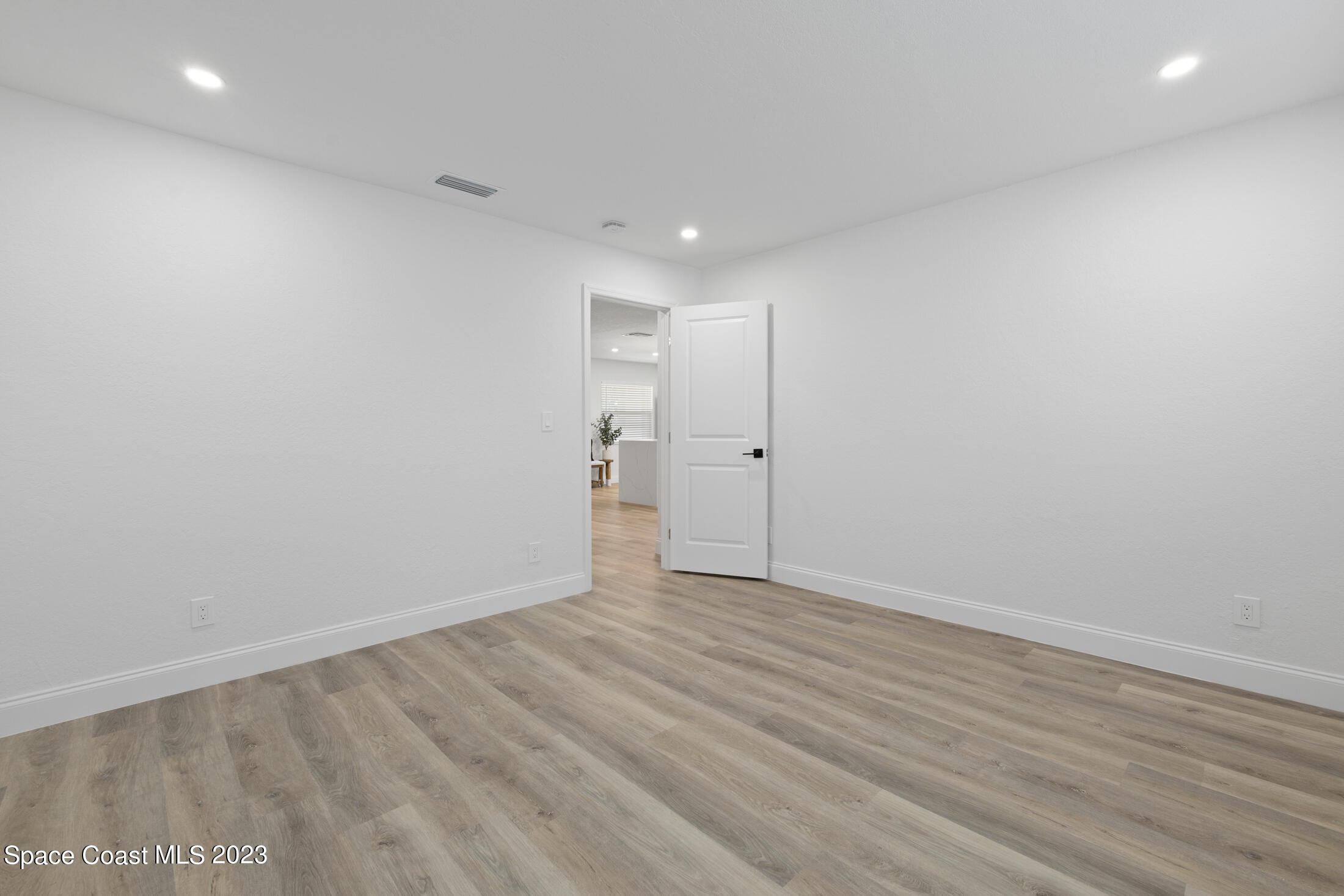 415 N Shore Drive