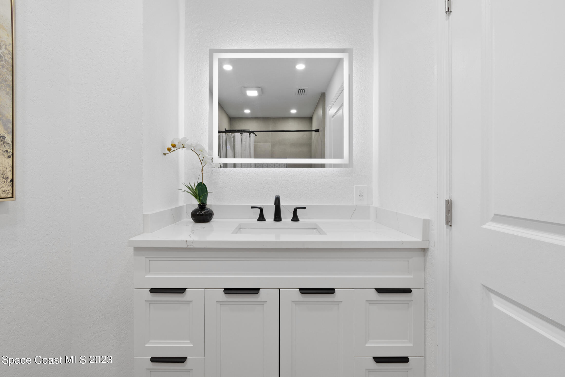 415 N Shore Drive