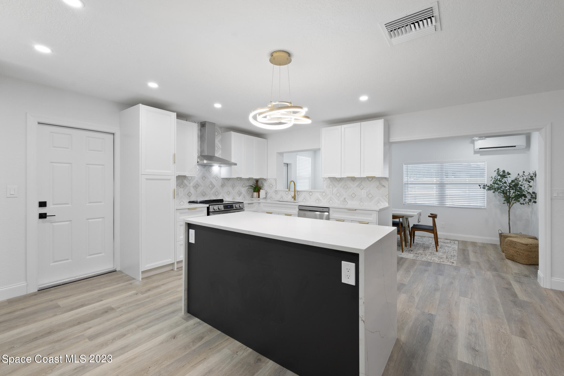 415 N Shore Drive