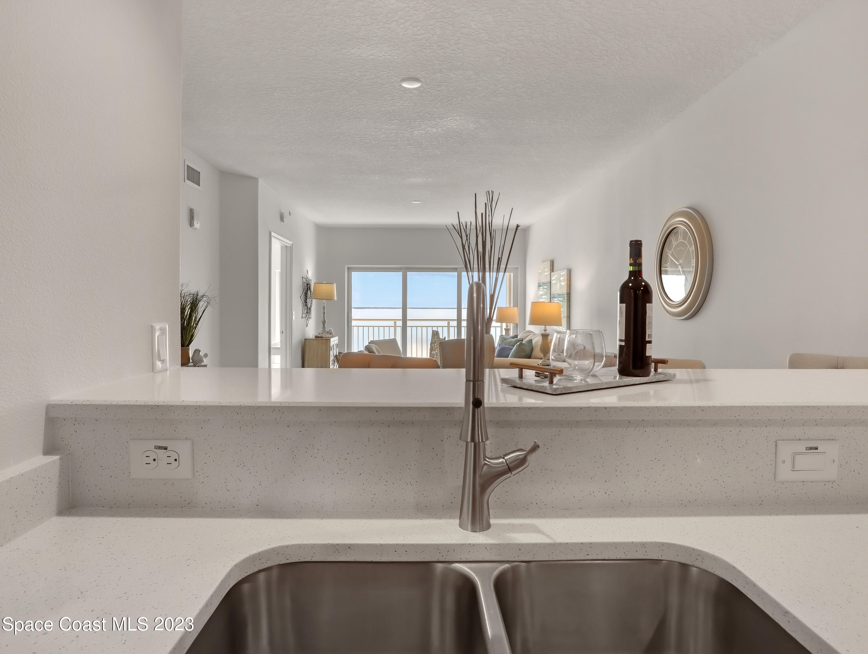 1805 Riverside Drive, 305n