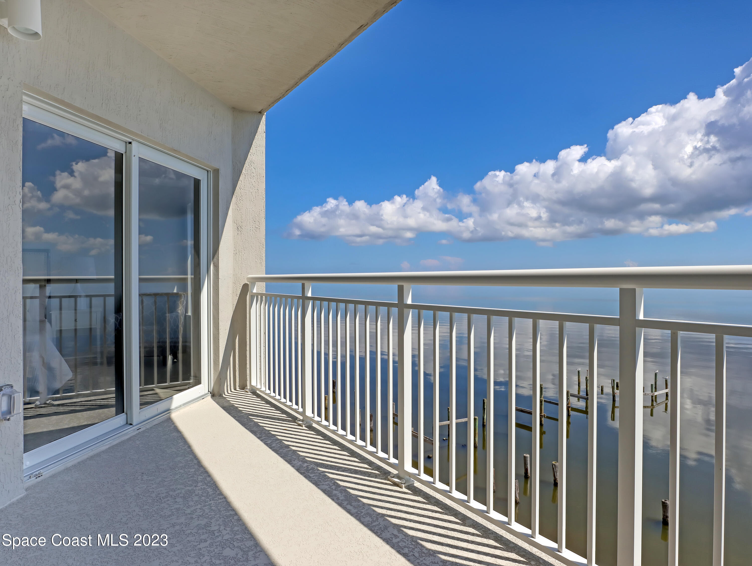 1805 Riverside Drive, 305n