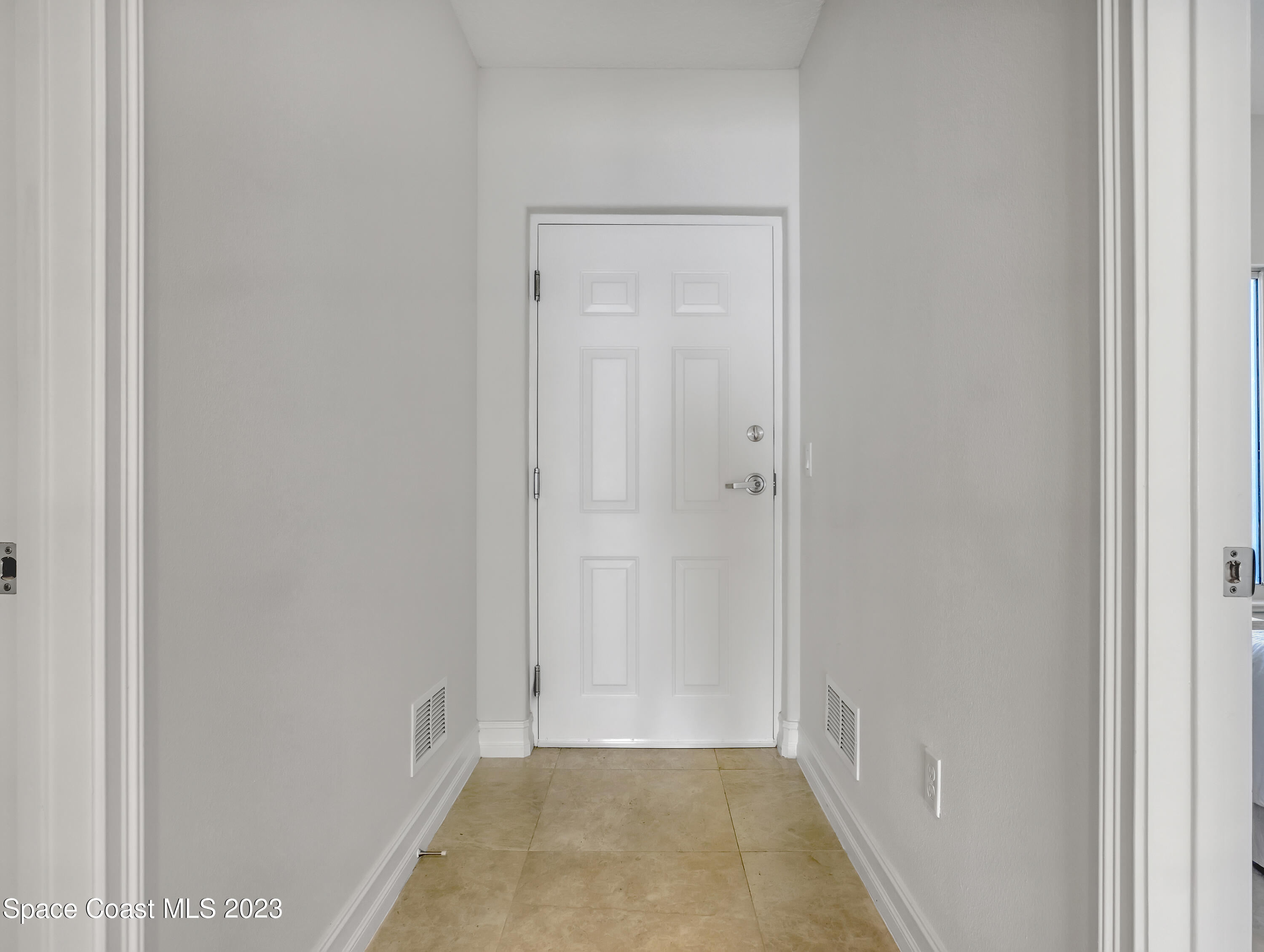1805 Riverside Drive, 305n