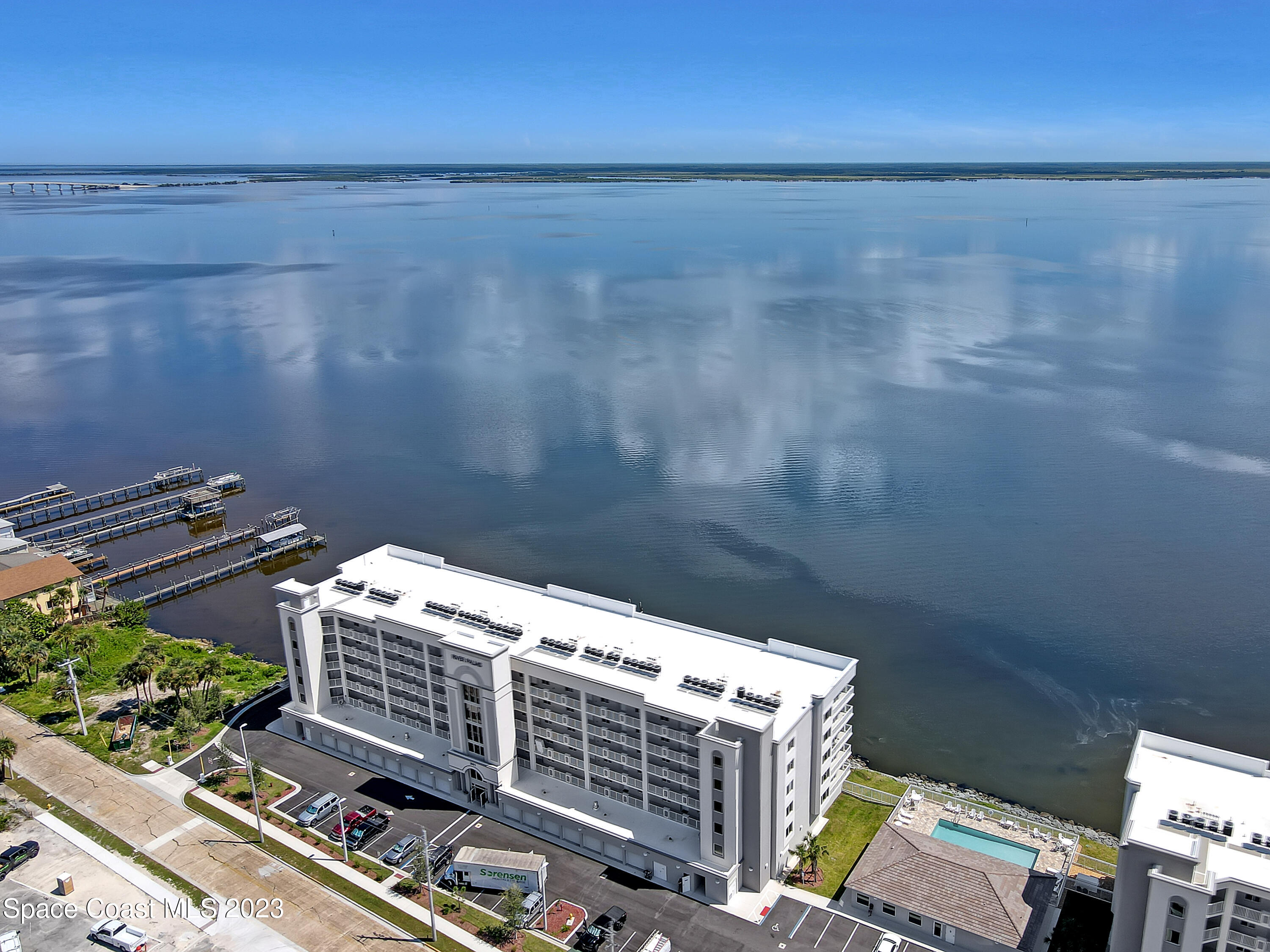 1805 Riverside Drive, 305n
