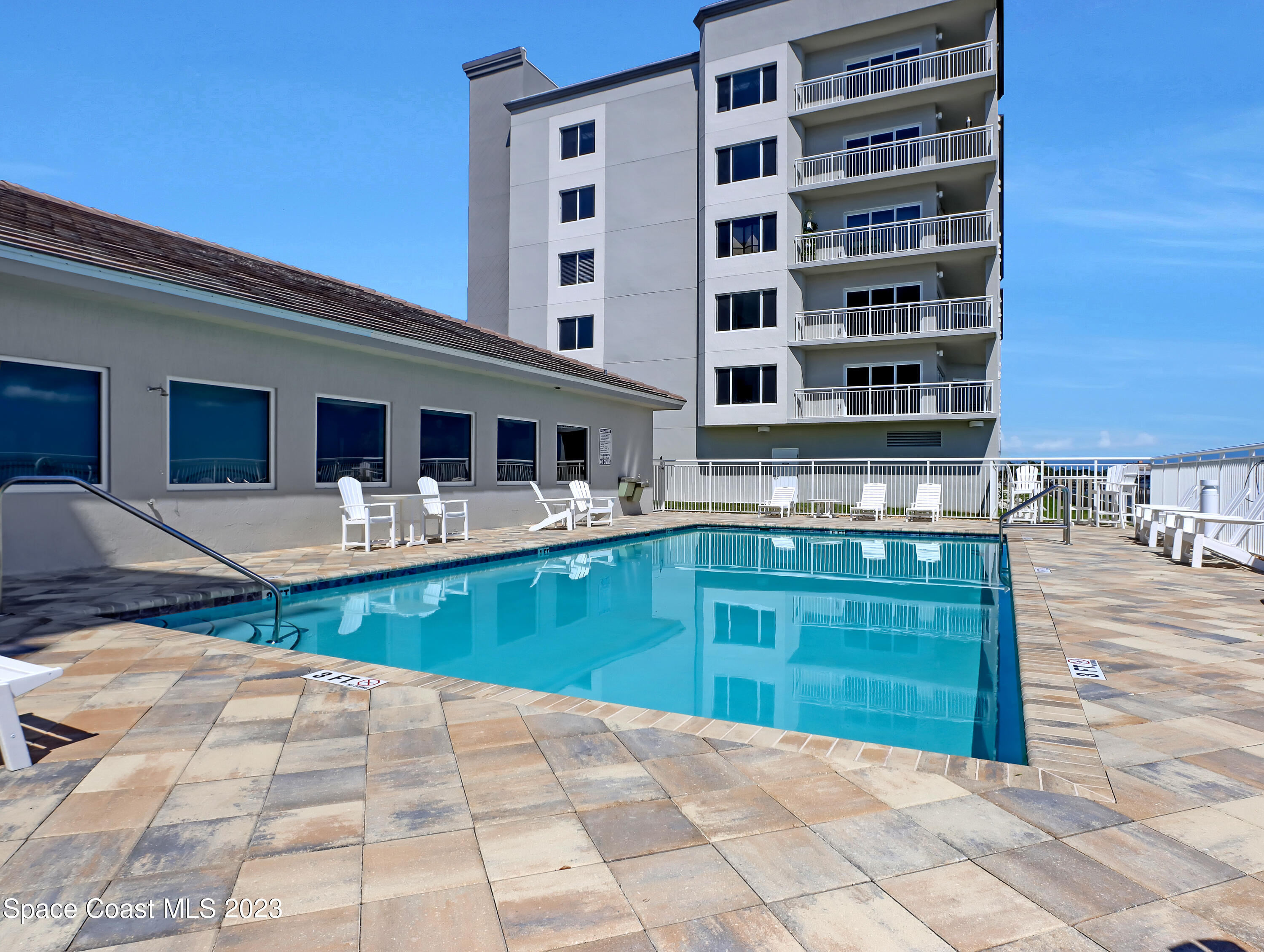 1805 Riverside Drive, 305n