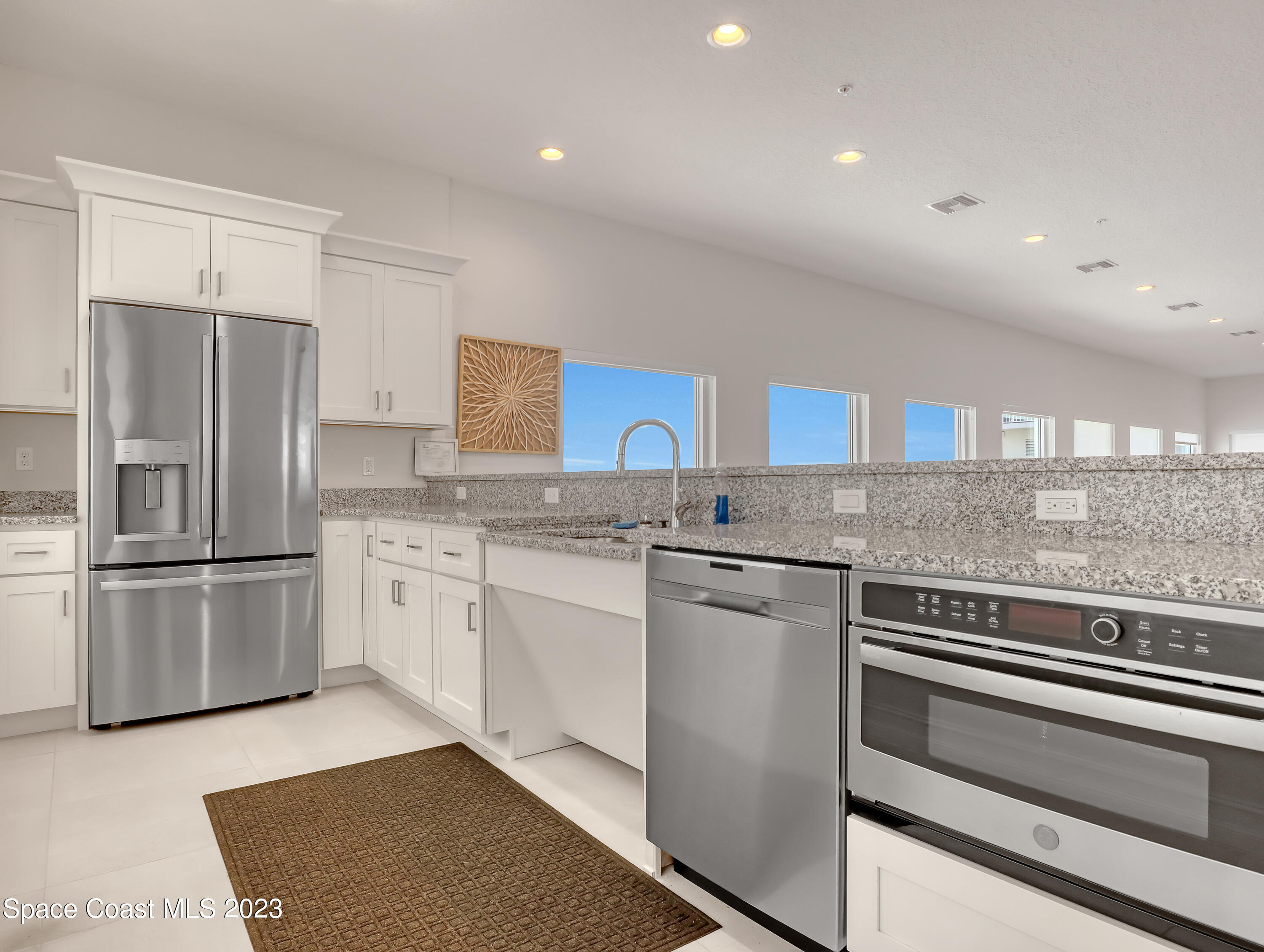 1805 Riverside Drive, 305n