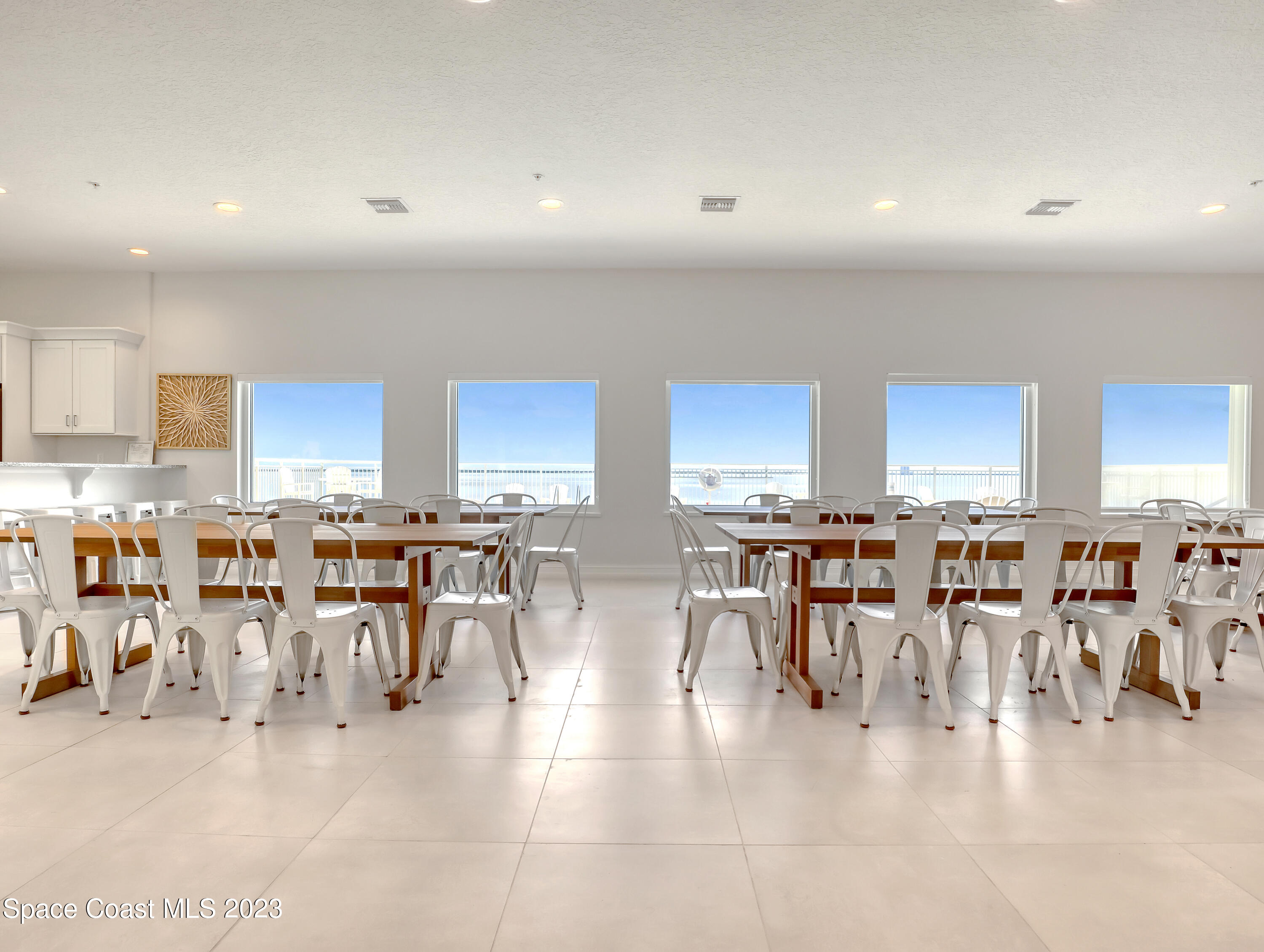 1805 Riverside Drive, 305n
