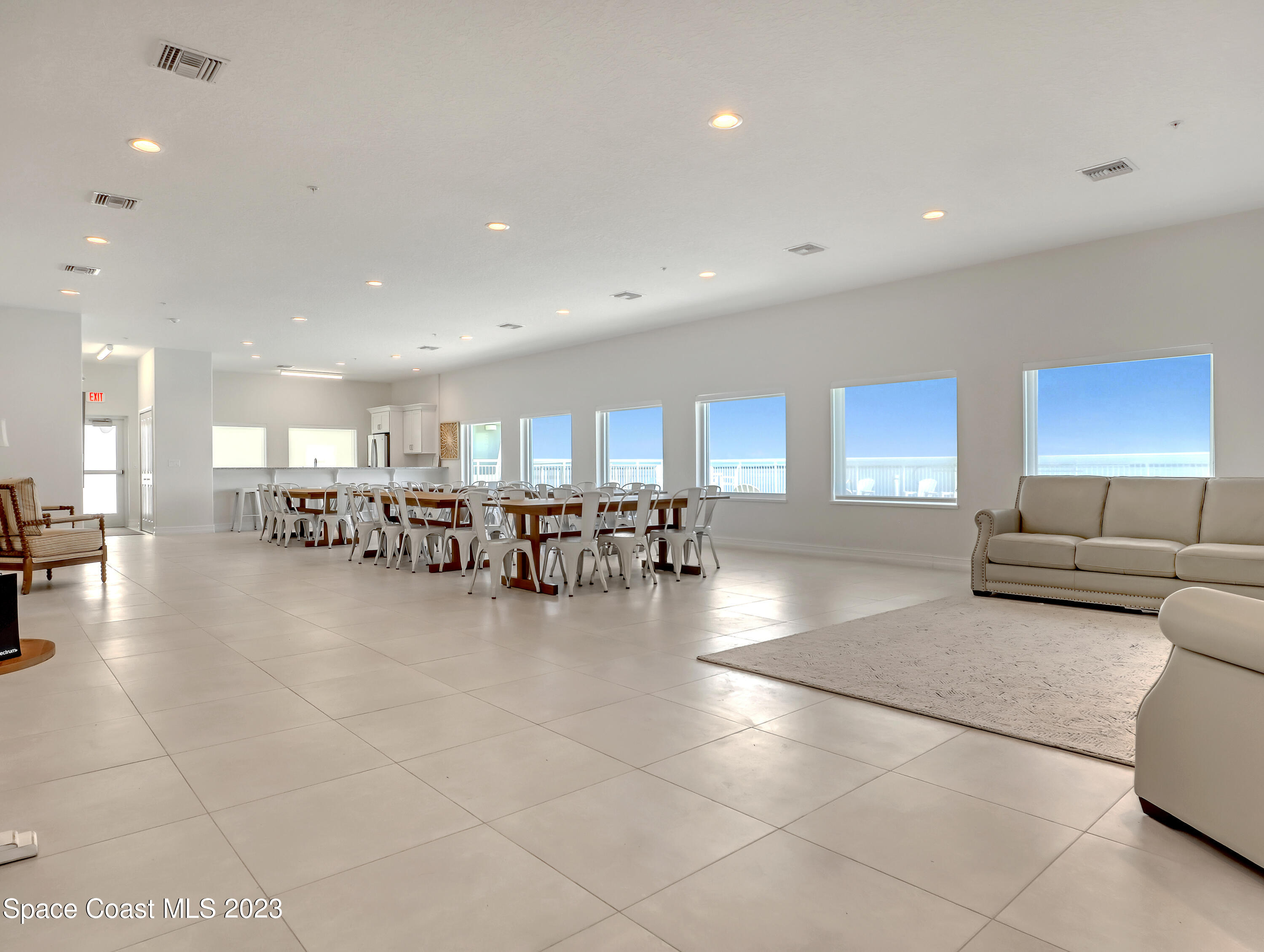 1805 Riverside Drive, 305n