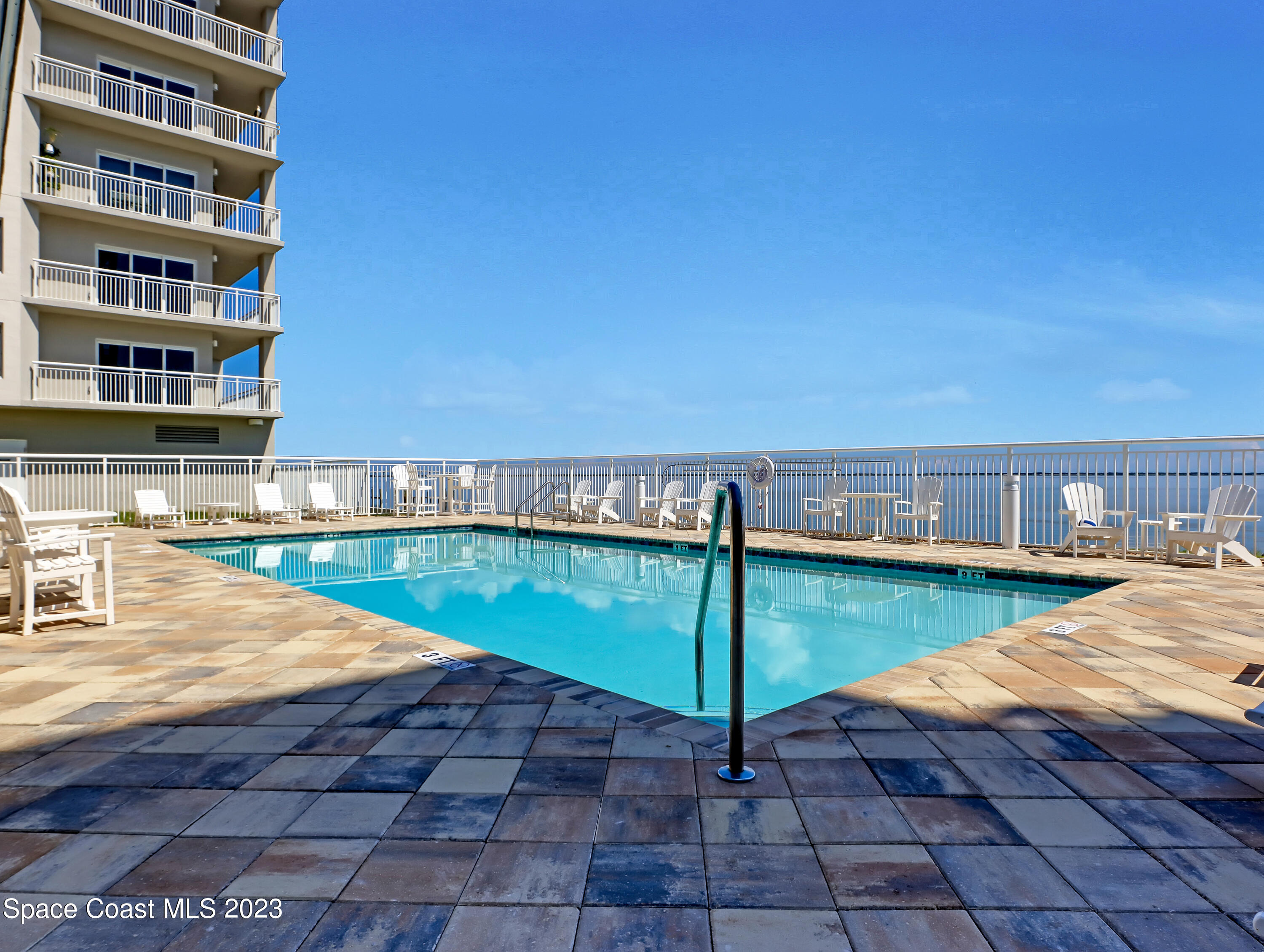 1805 Riverside Drive, 305n