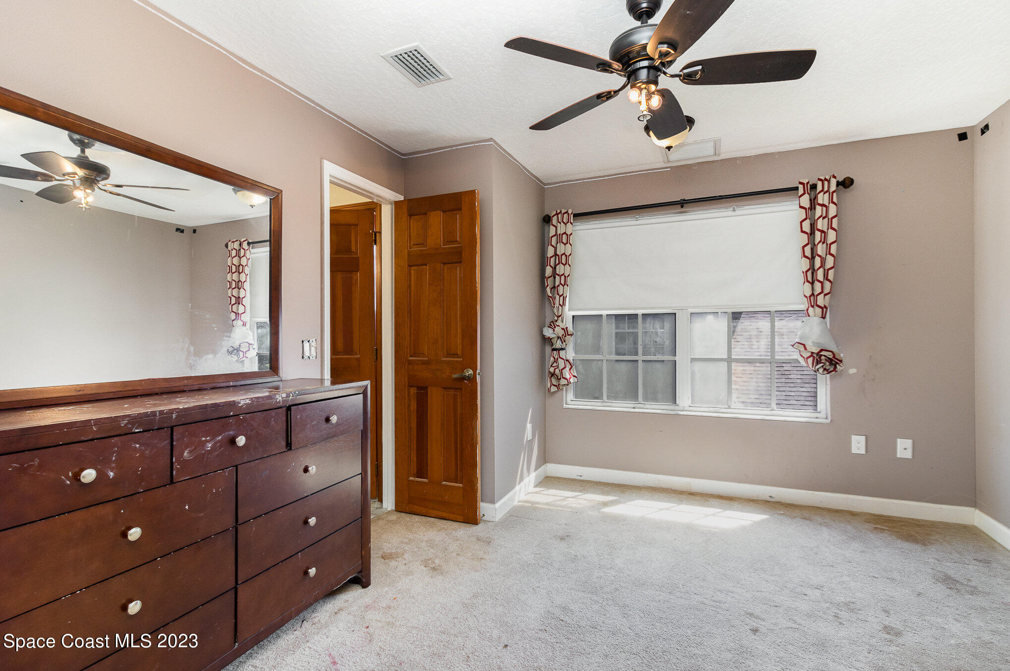 2602 Lowell Circle