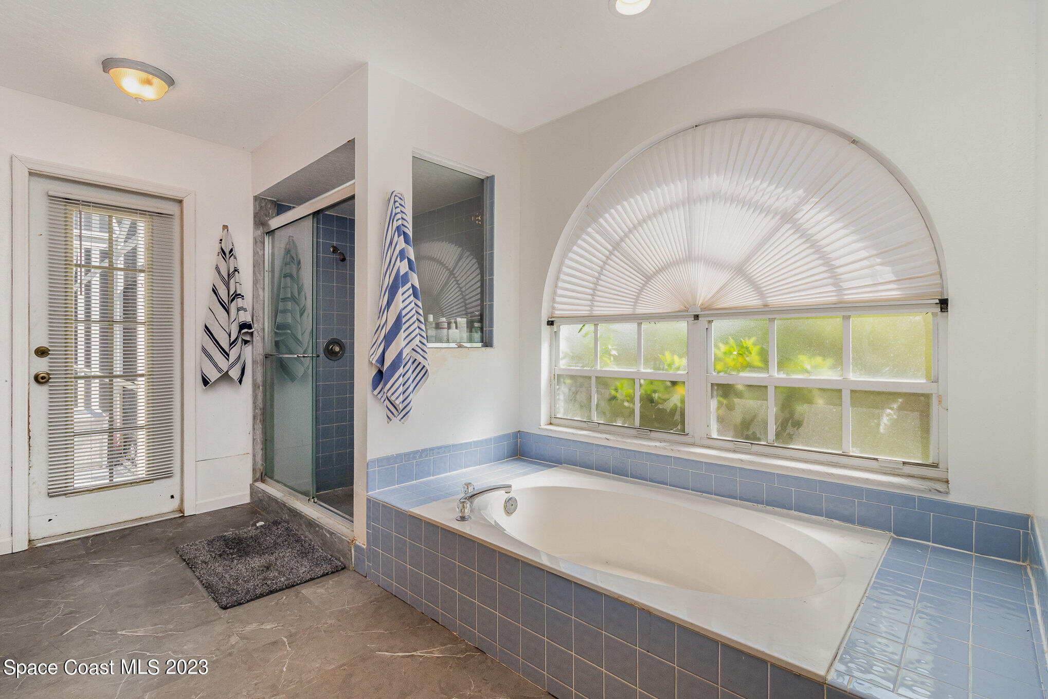 2602 Lowell Circle
