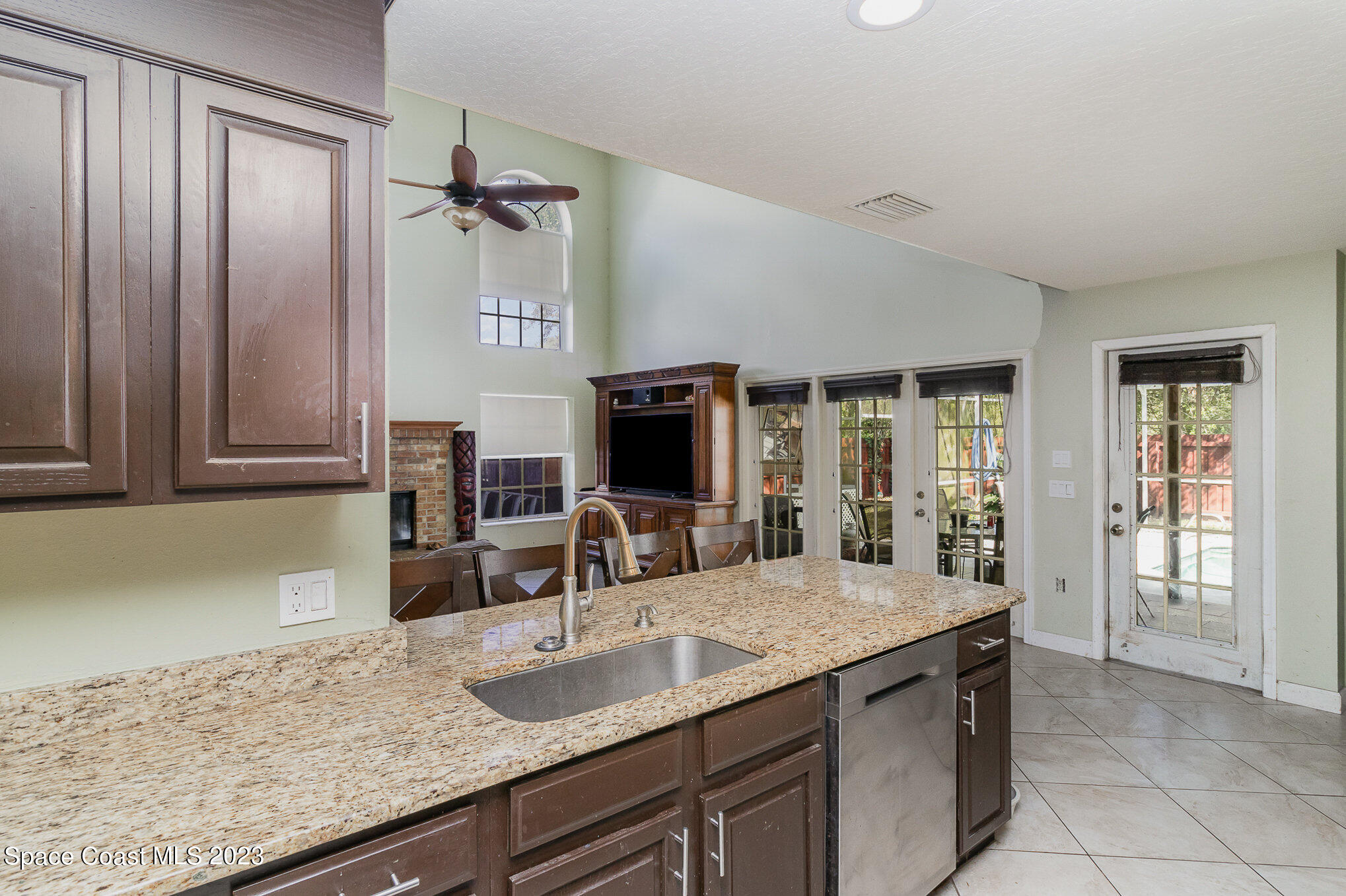2602 Lowell Circle