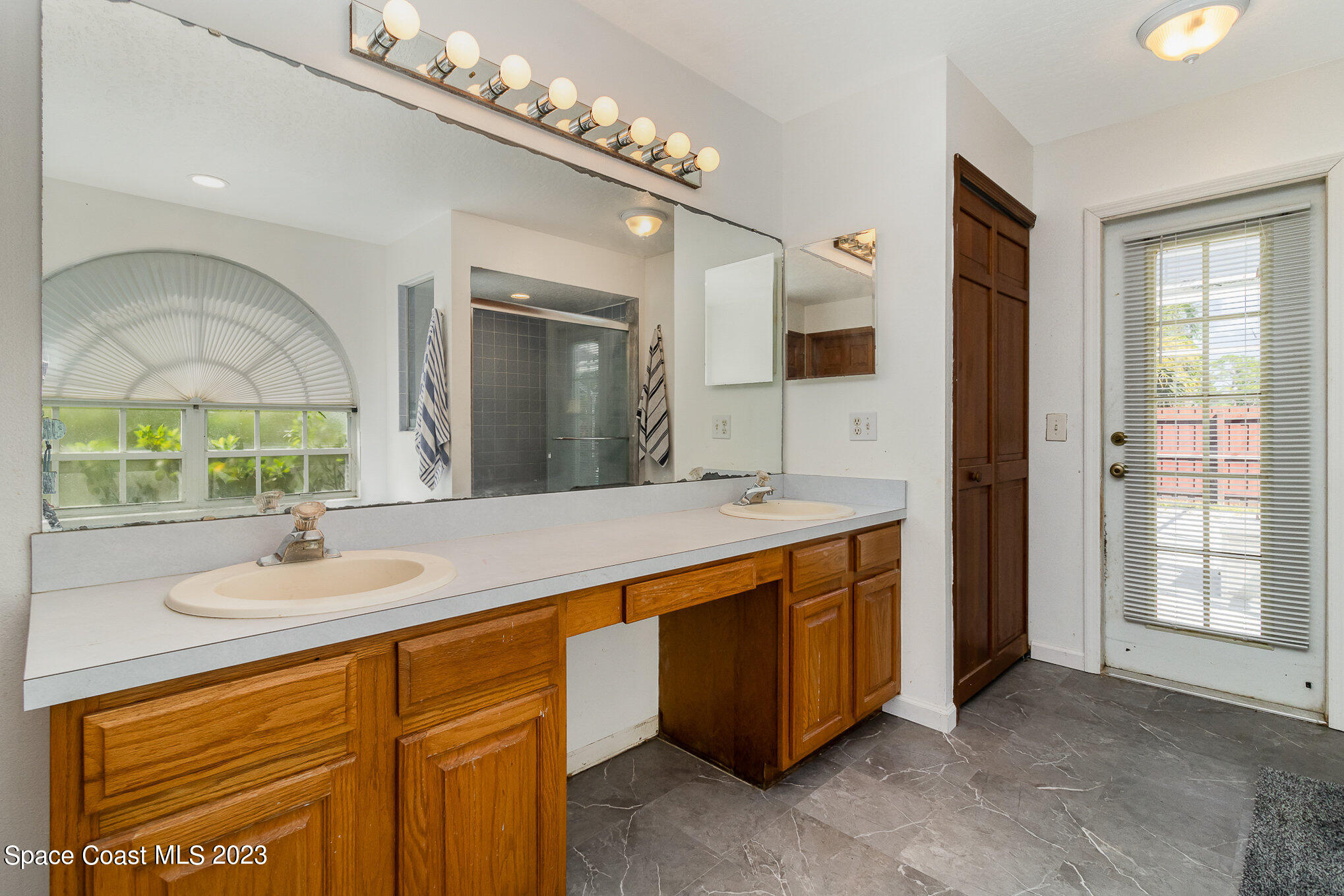 2602 Lowell Circle