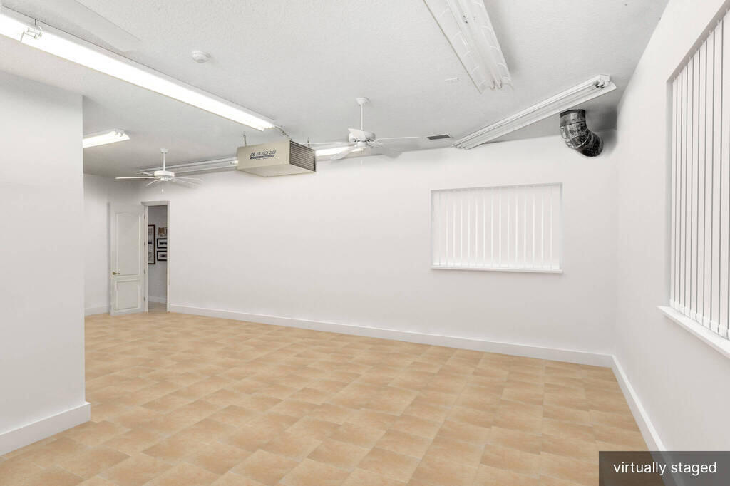 1061 Stratford Place