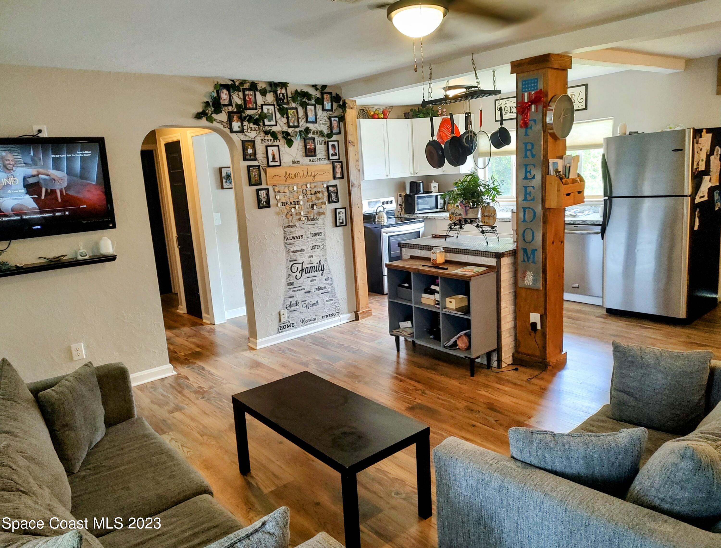 19 N Deleon Avenue