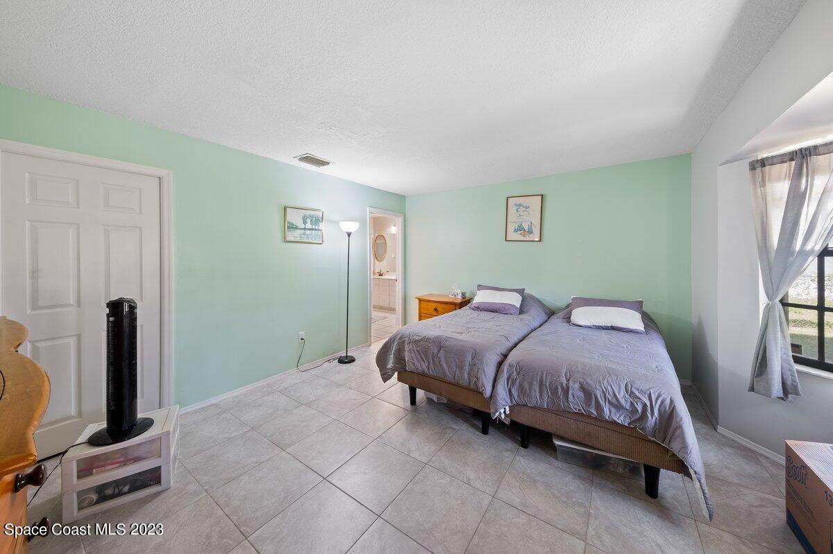 1055 Dallam Avenue NW, 44