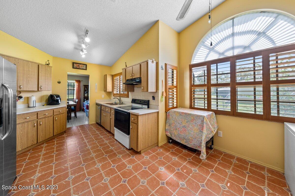 1055 Dallam Avenue NW, 44