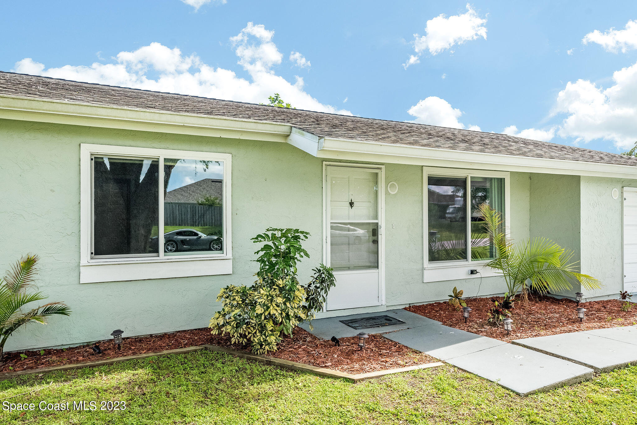 791 Arundo Avenue NE