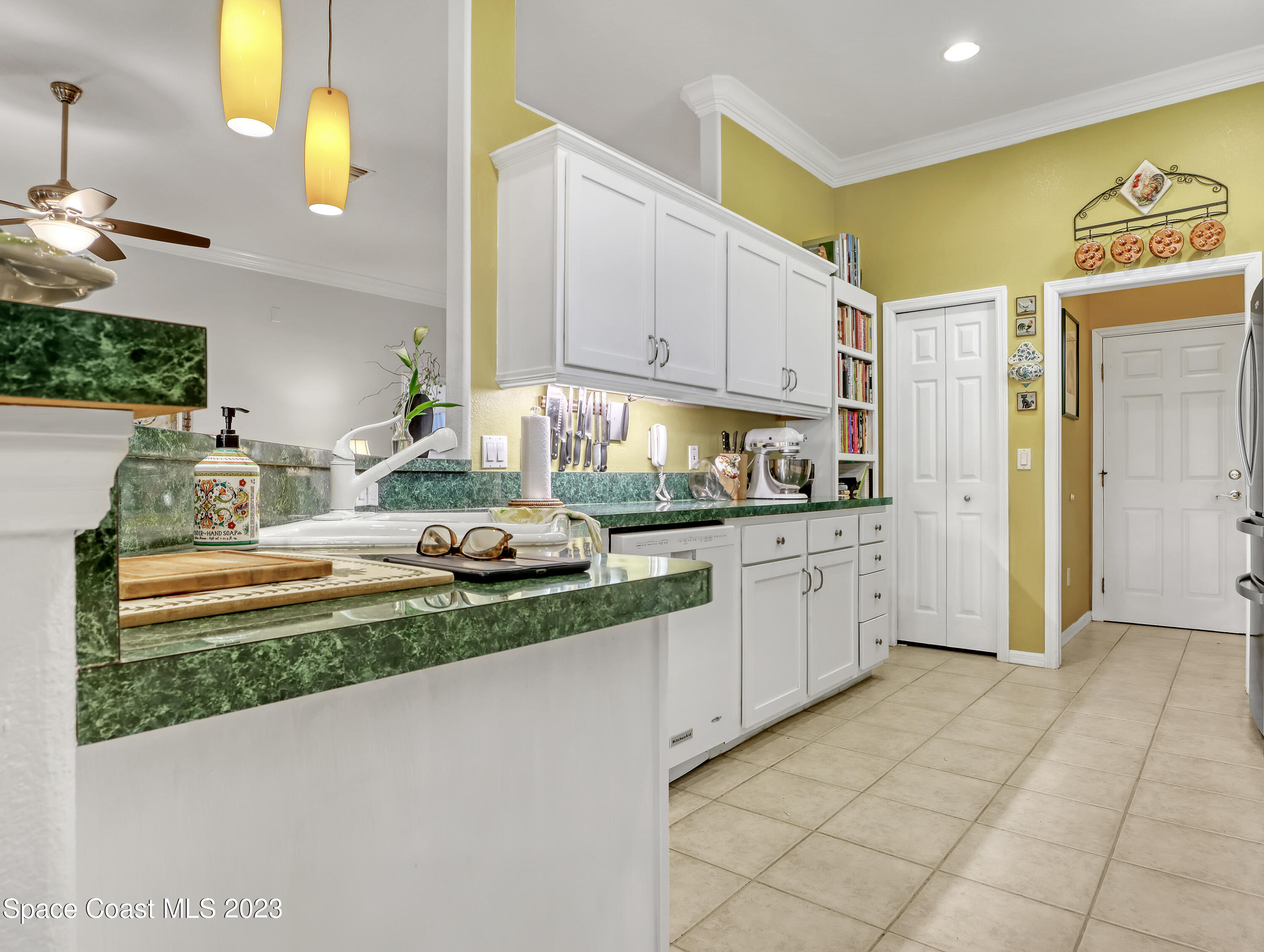 904 Suntree Woods Drive
