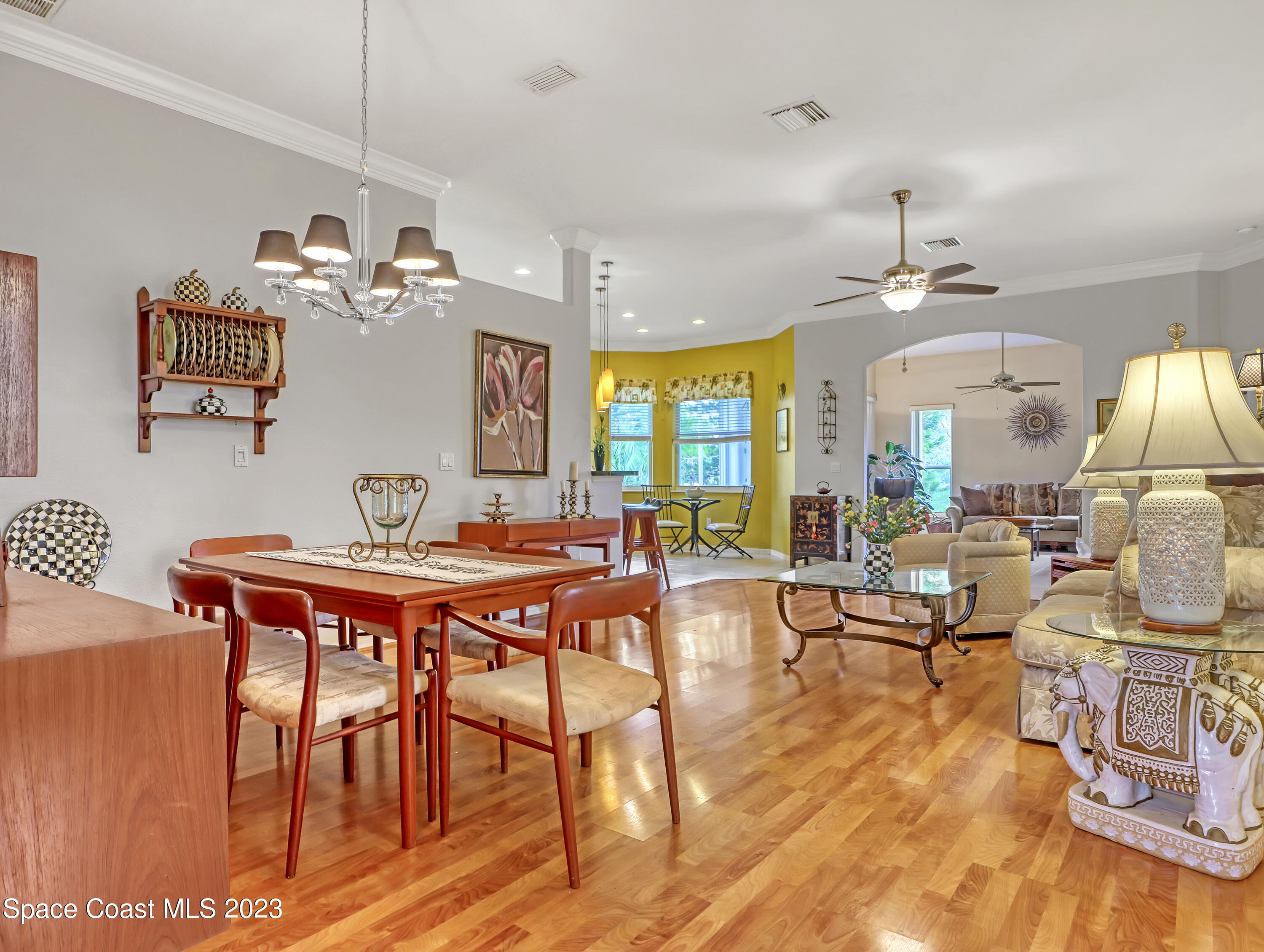 904 Suntree Woods Drive