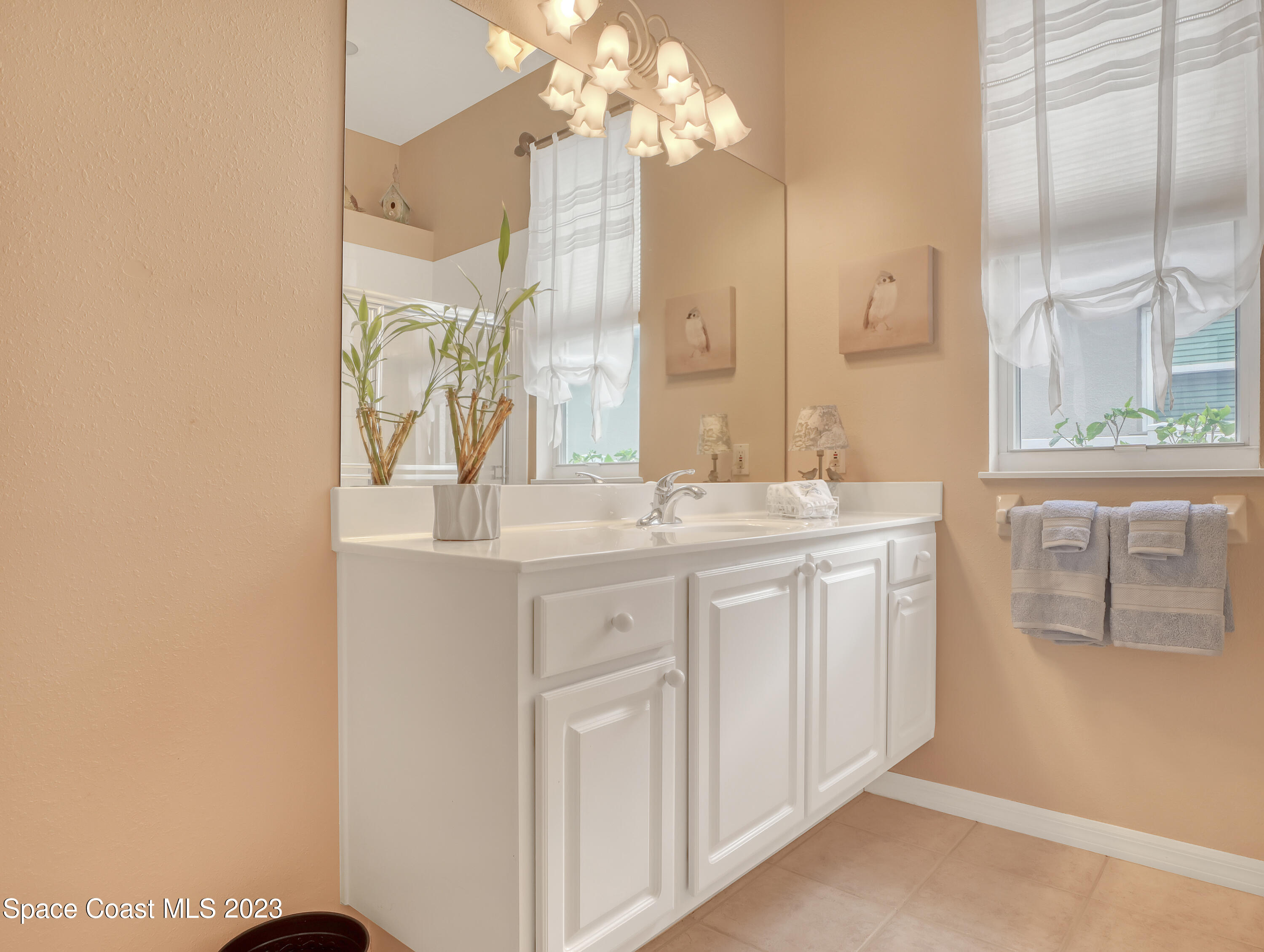 904 Suntree Woods Drive