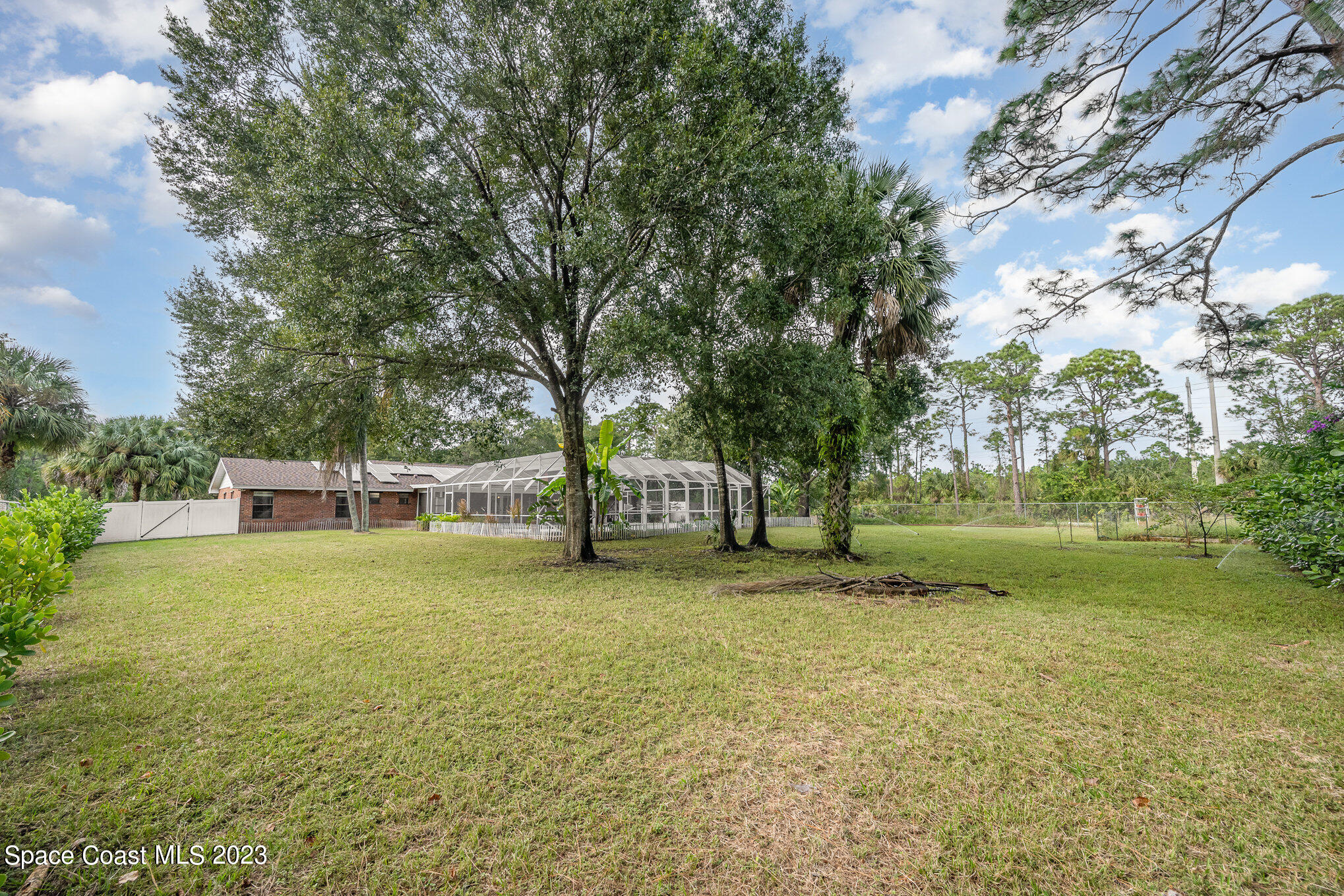 1699 Henley Road NW