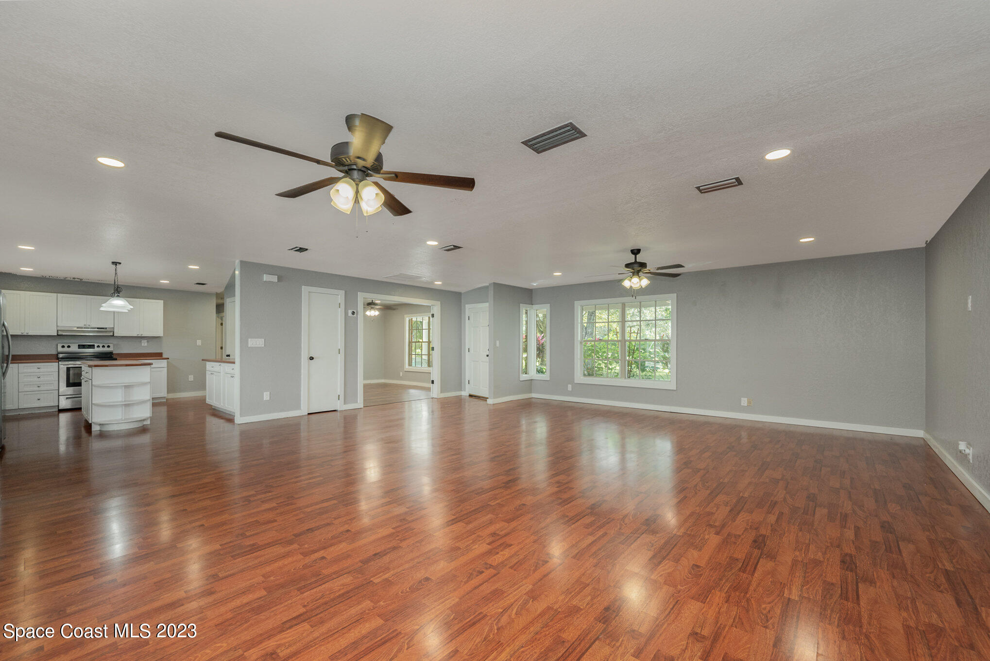 1699 Henley Road NW