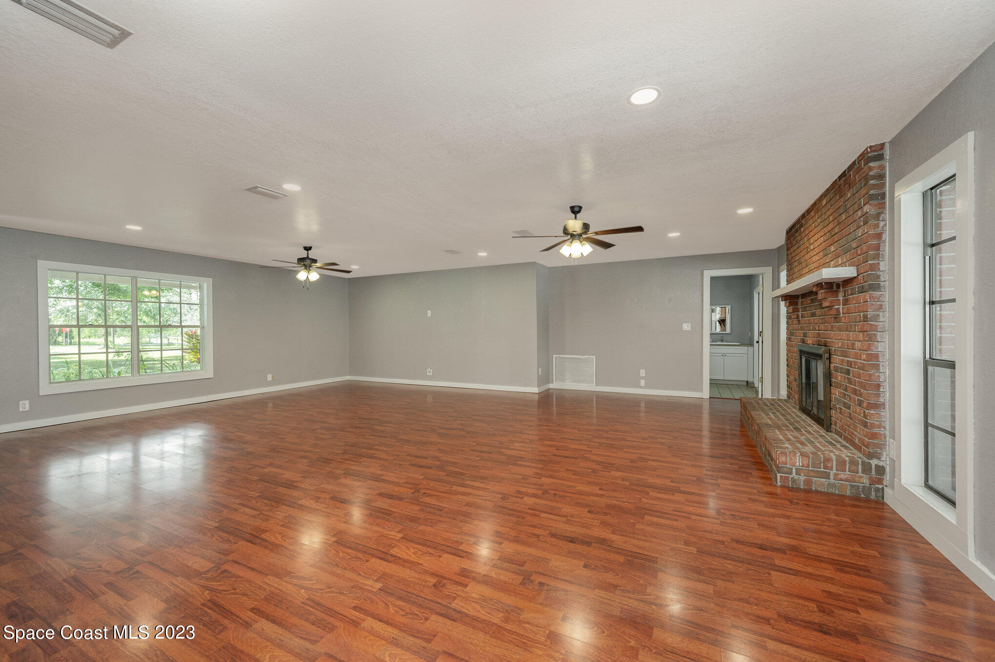 1699 Henley Road NW