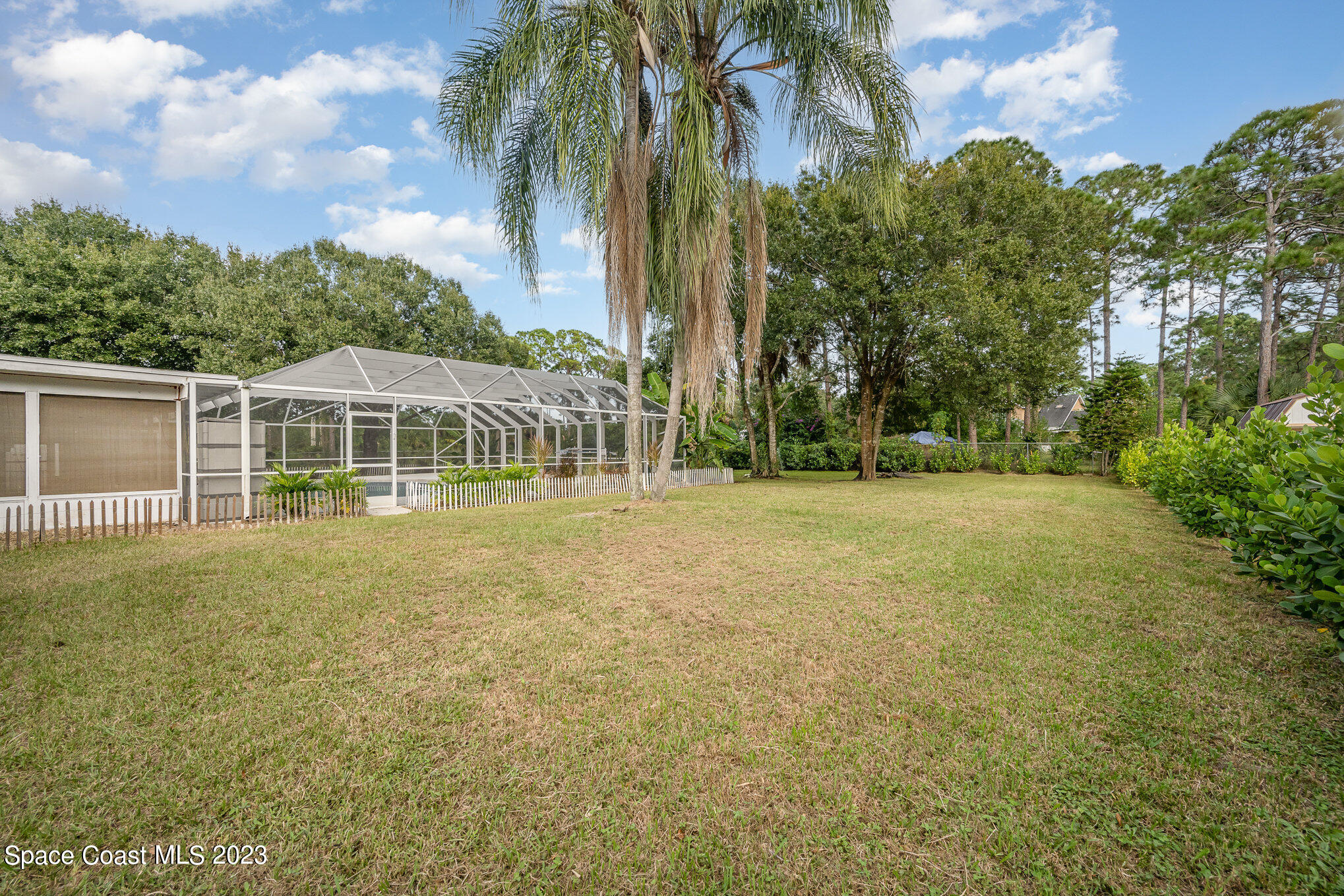 1699 Henley Road NW