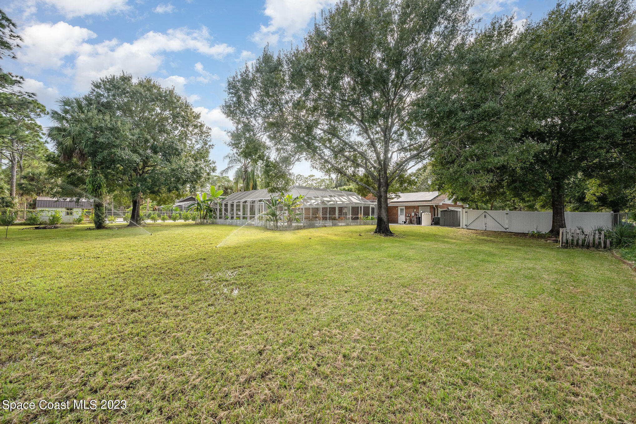 1699 Henley Road NW