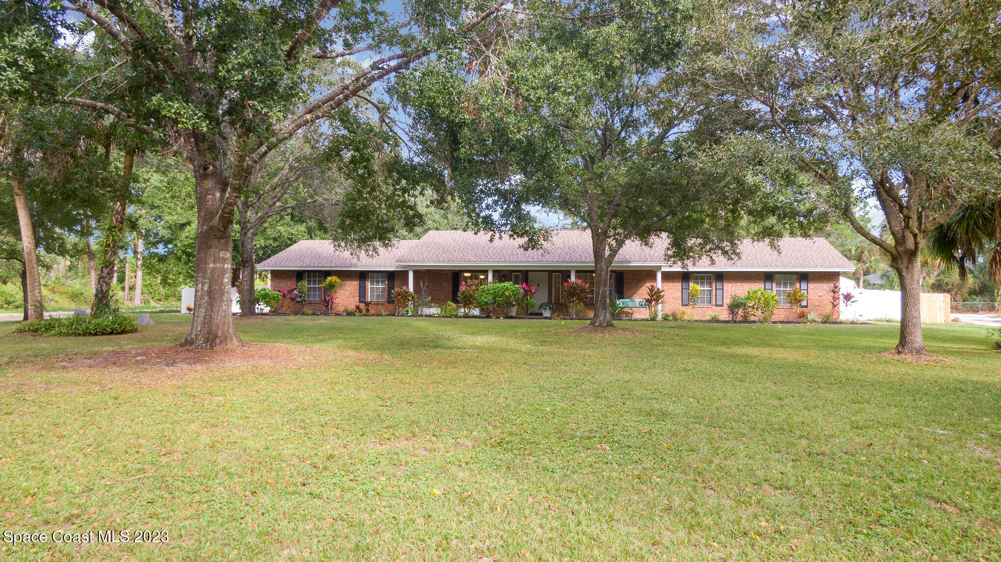 1699 Henley Road NW