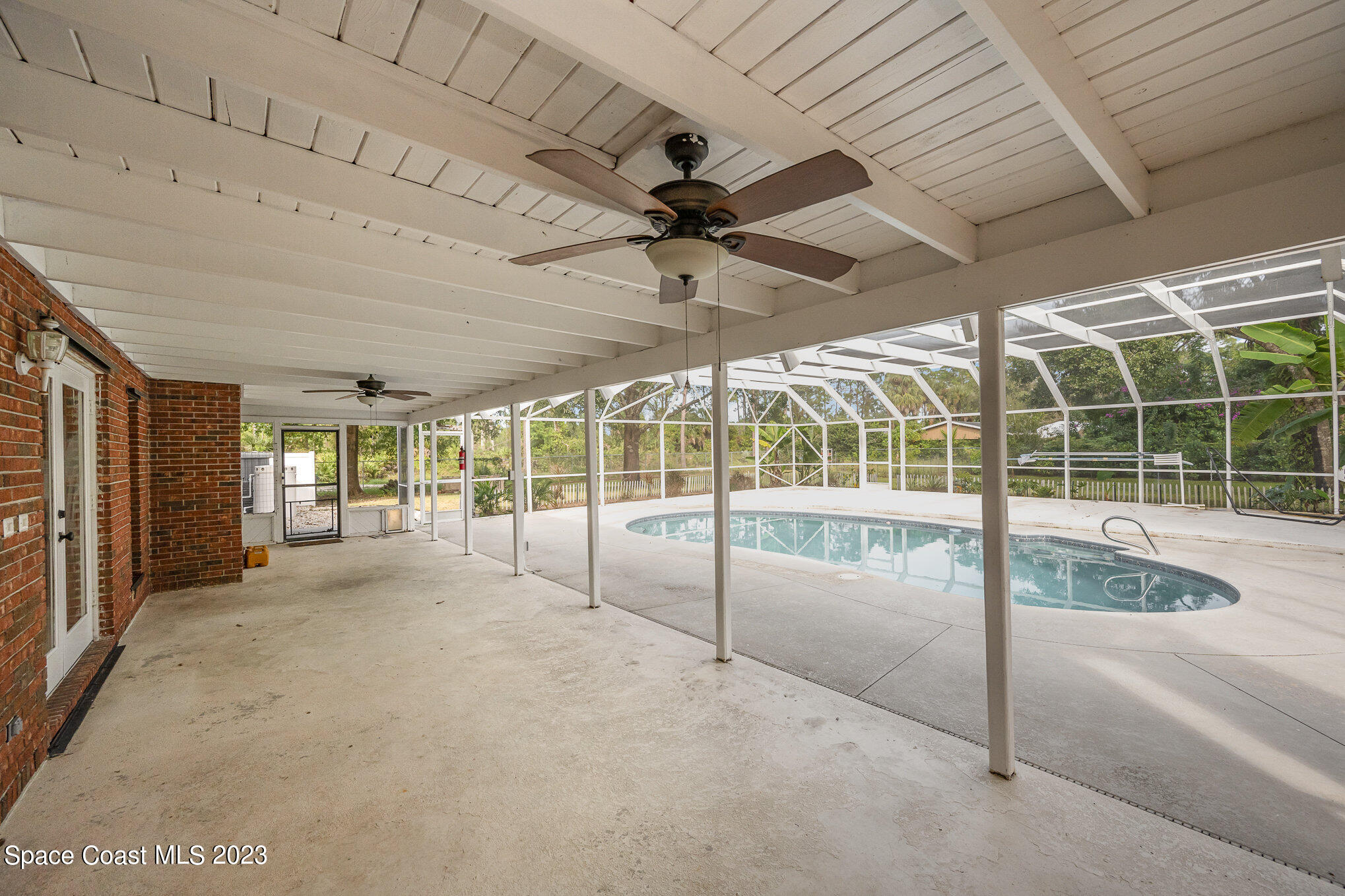 1699 Henley Road NW