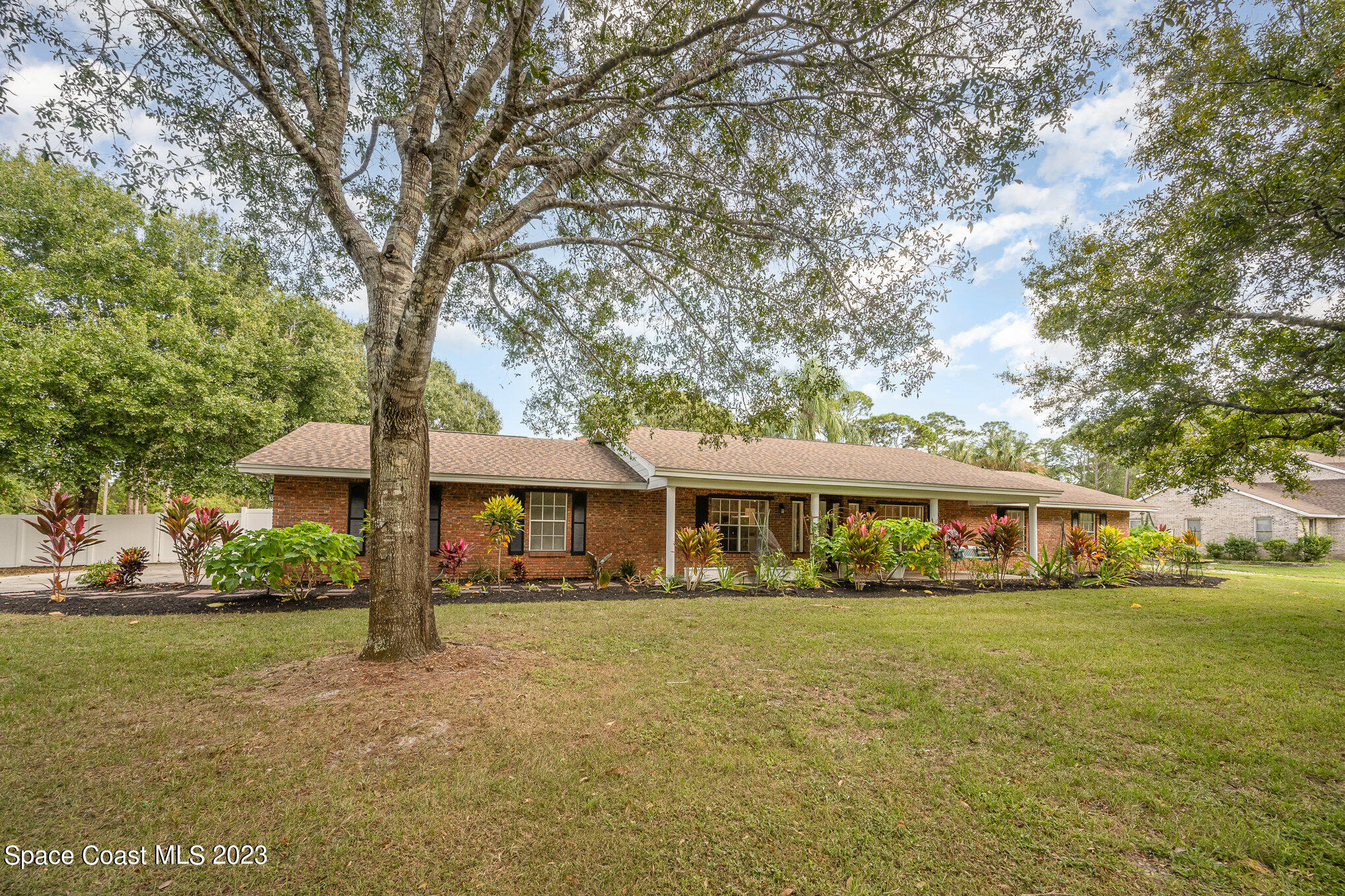 1699 Henley Road NW