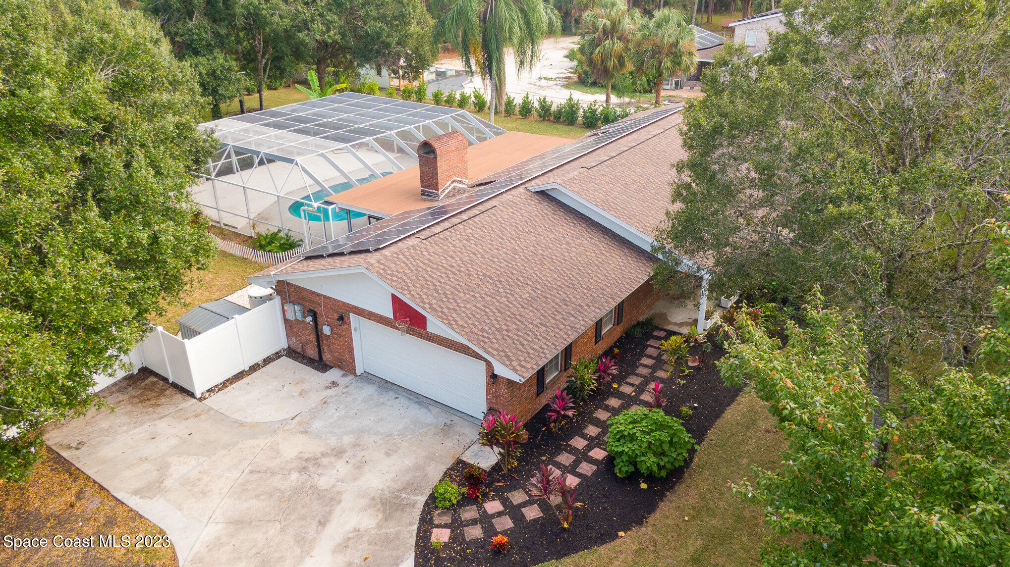 1699 Henley Road NW