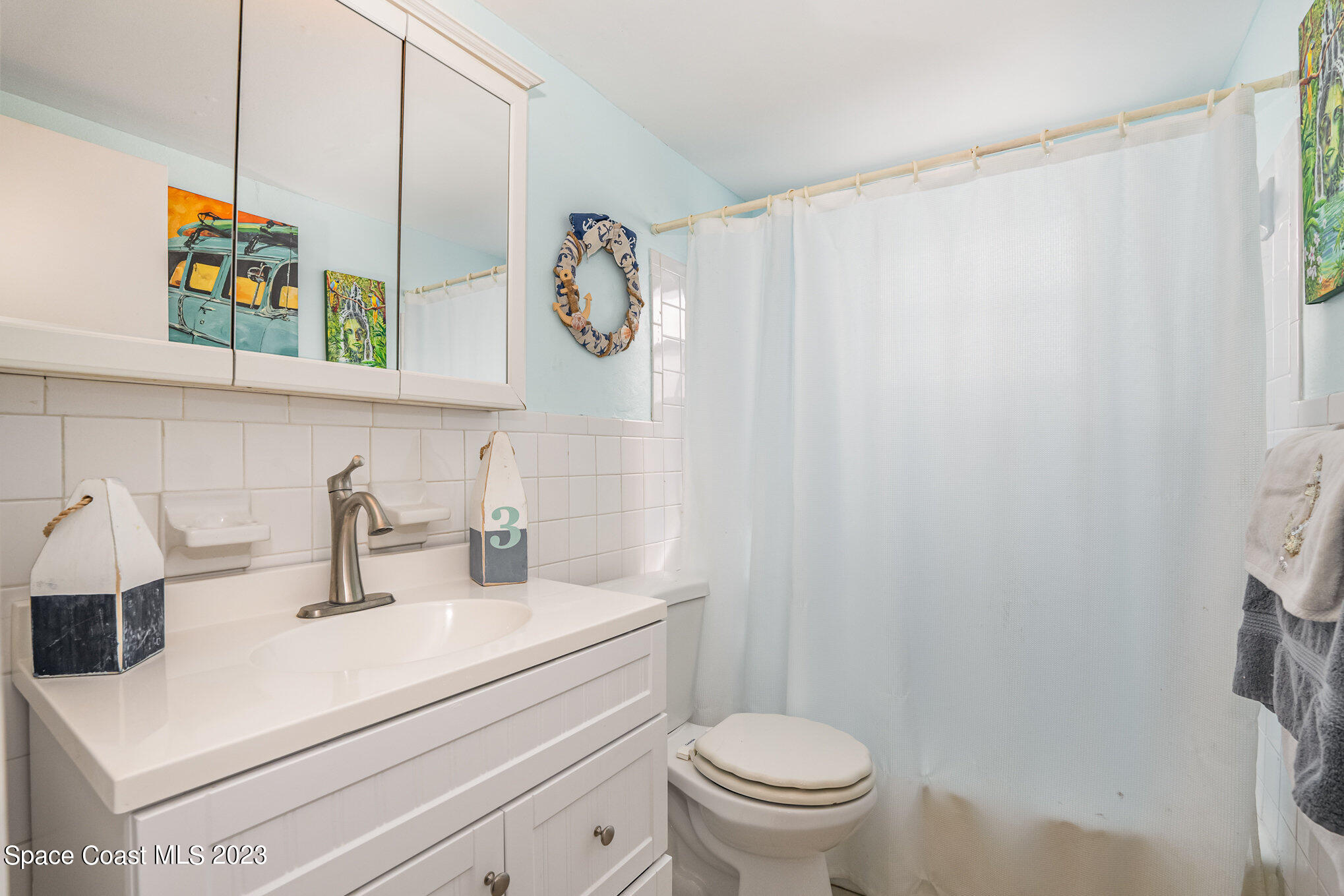411 Madison Avenue, 102