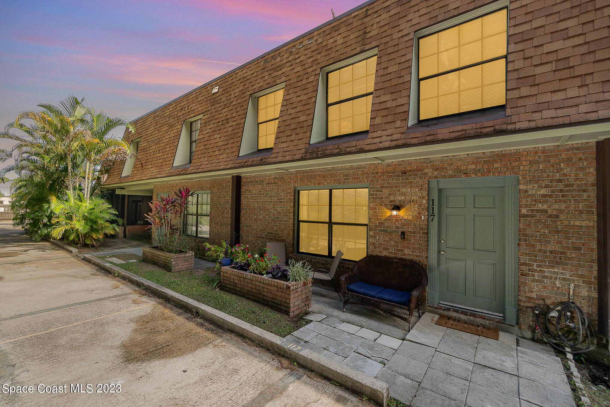1300 Arlington Lane NE, 117