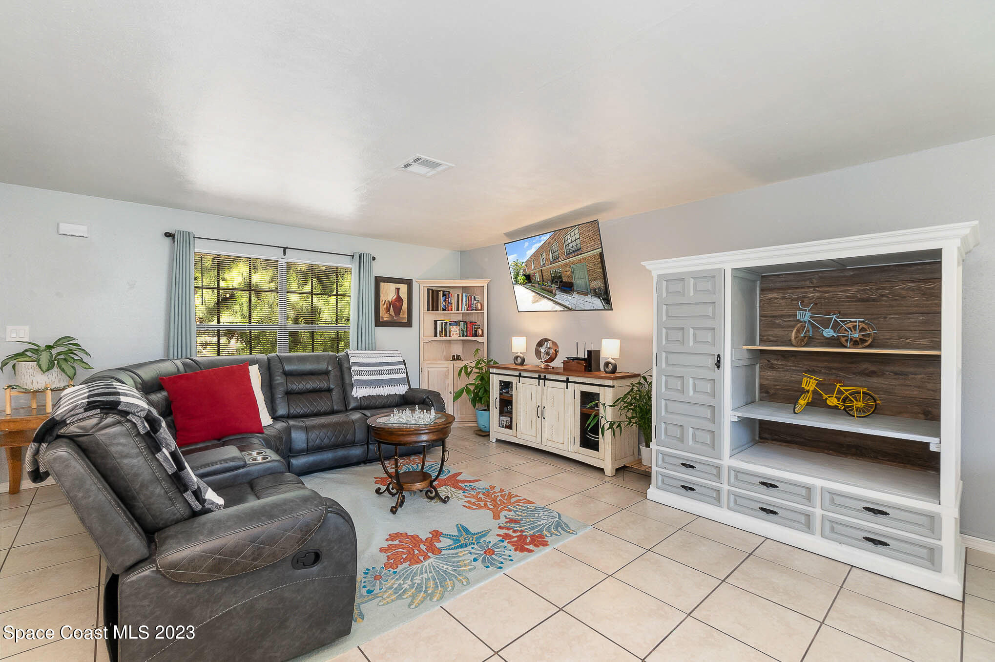 1300 Arlington Lane NE, 117