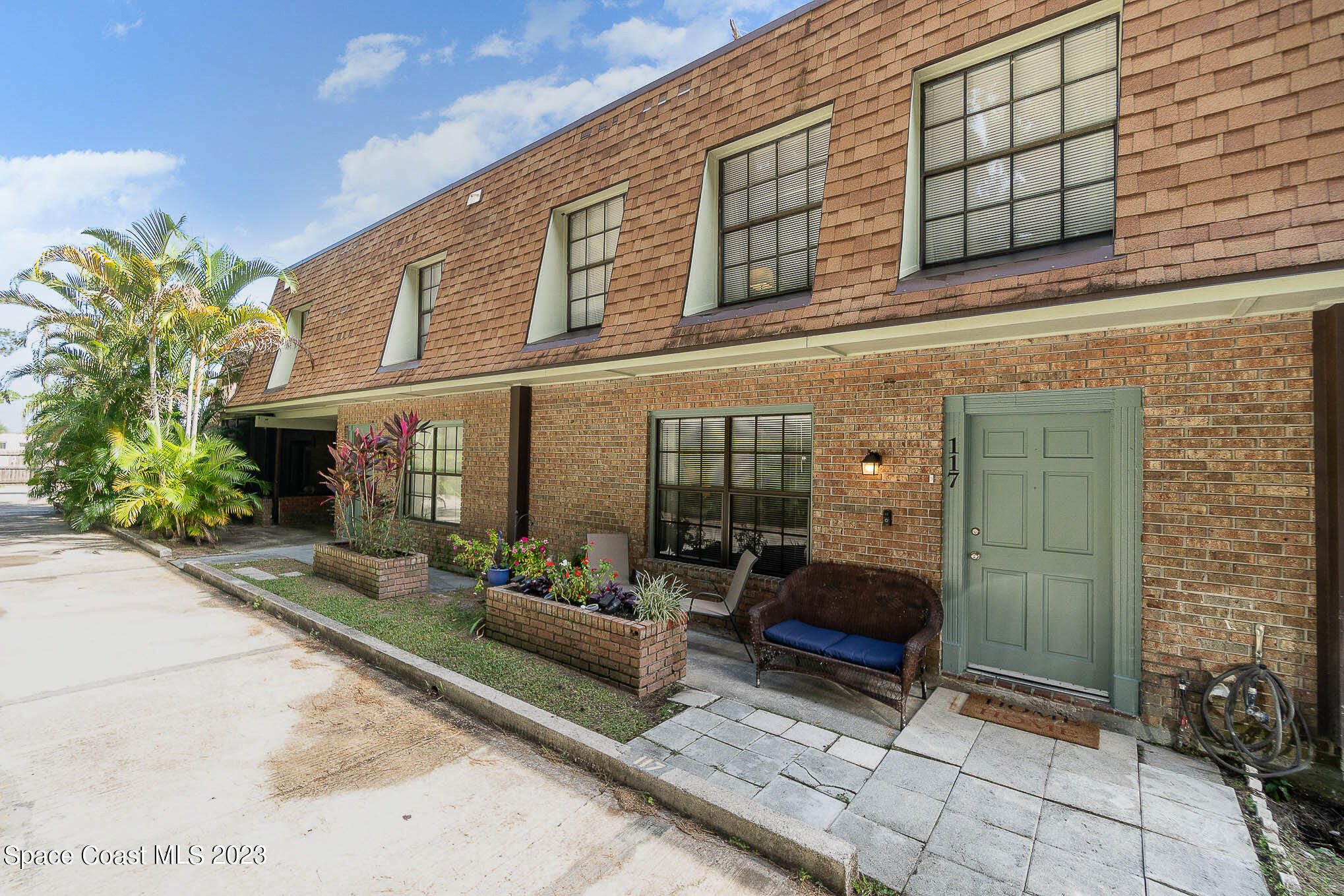 1300 Arlington Lane NE, 117