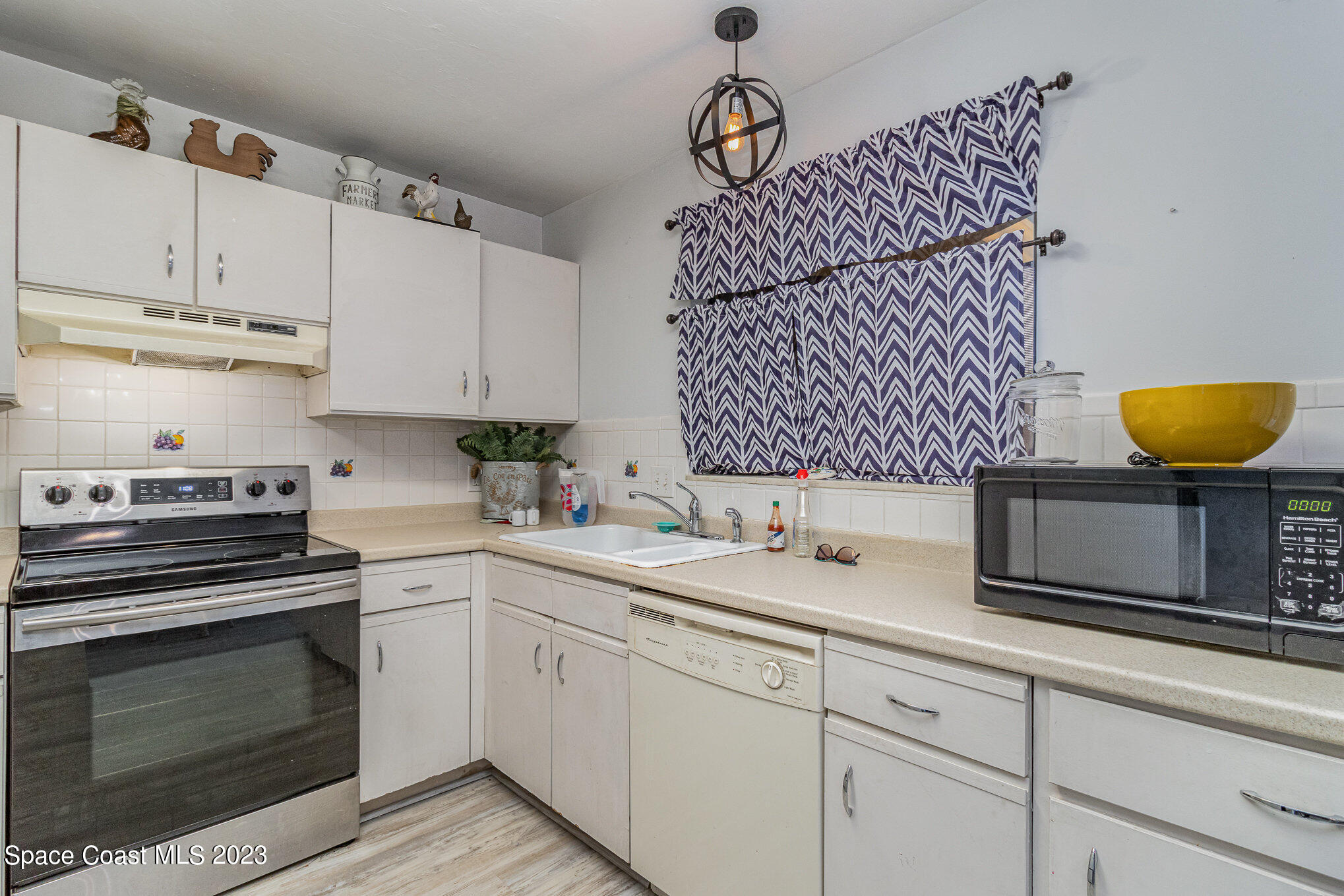 7817 Shadowood Drive, 204