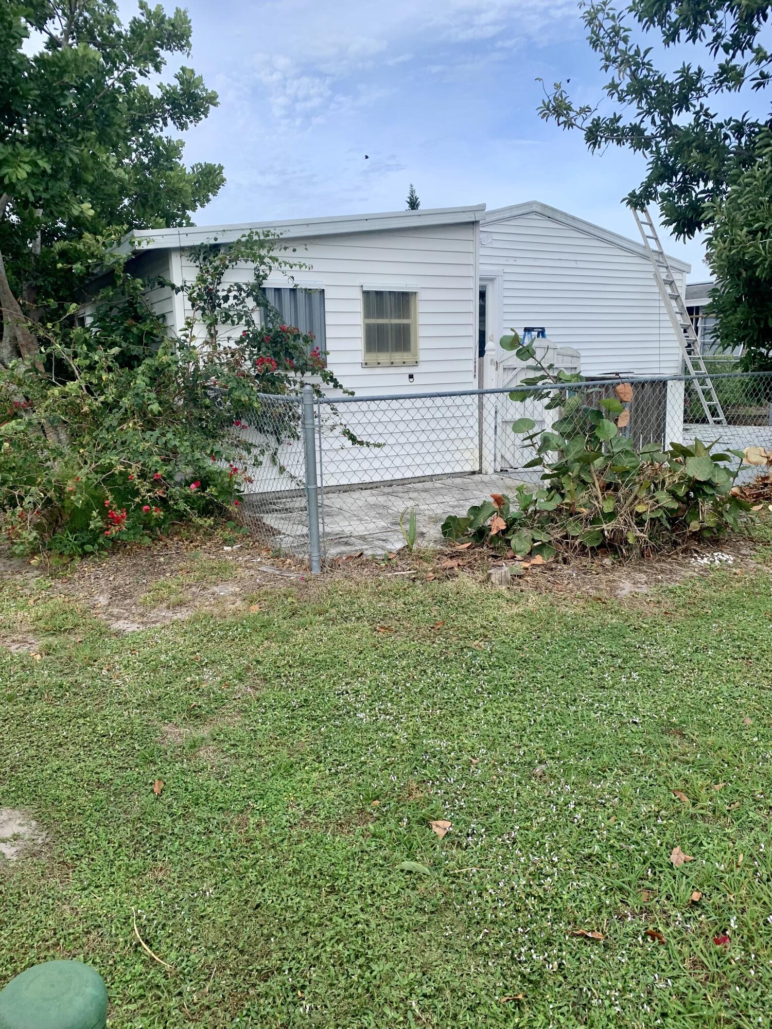 706 Periwinkle Circle