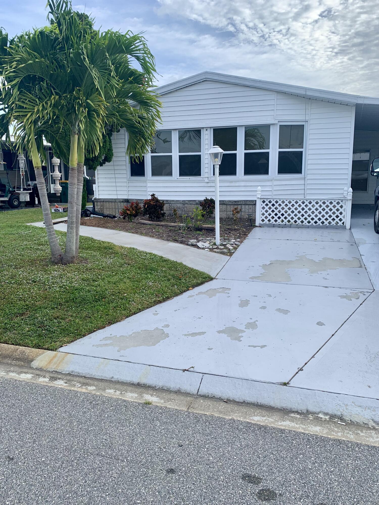 706 Periwinkle Circle