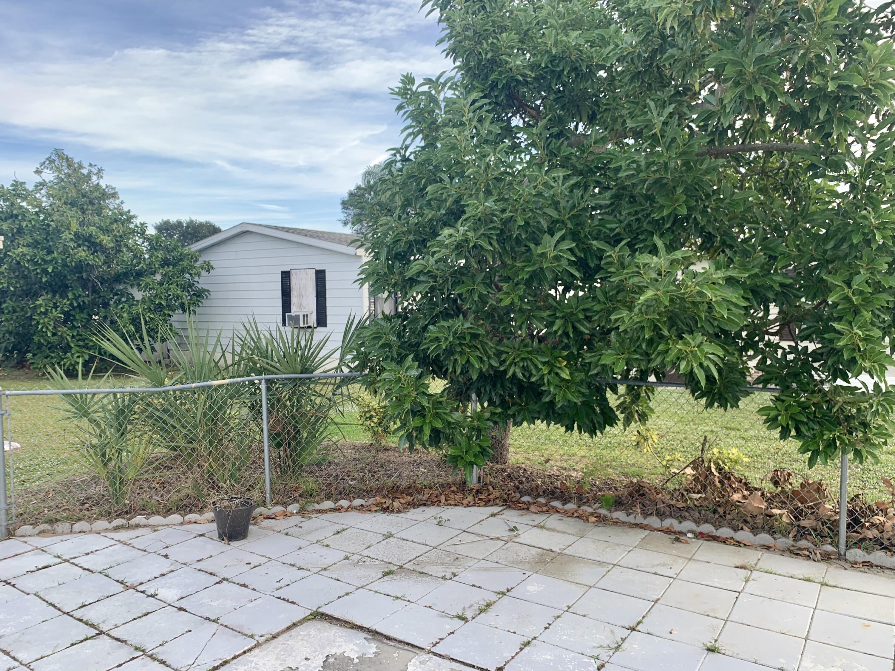 706 Periwinkle Circle