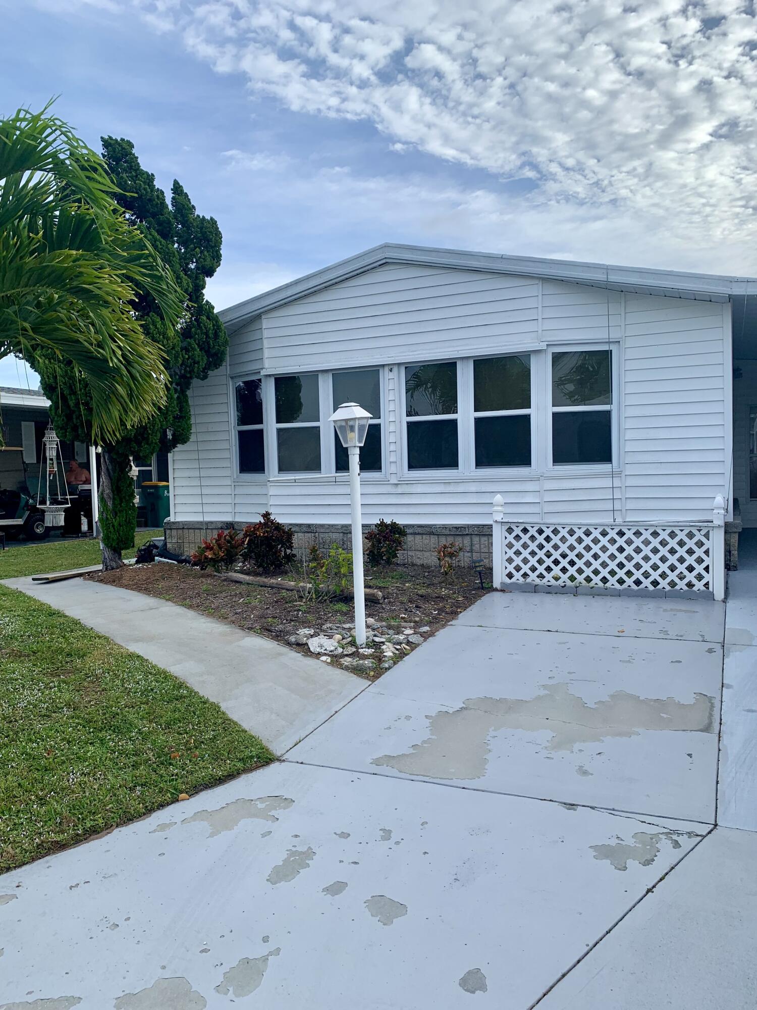 706 Periwinkle Circle