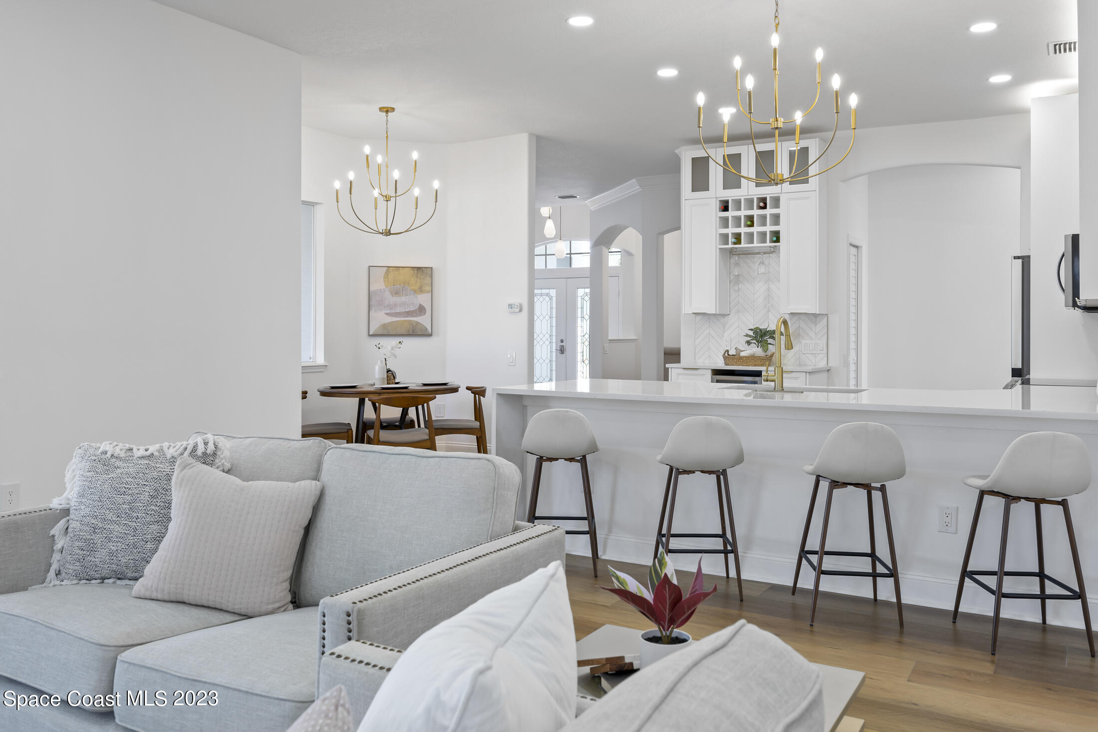 4117 Las Cruces Way