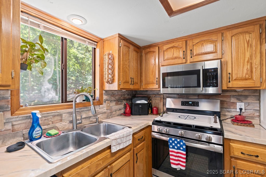 33367 Emerald Road